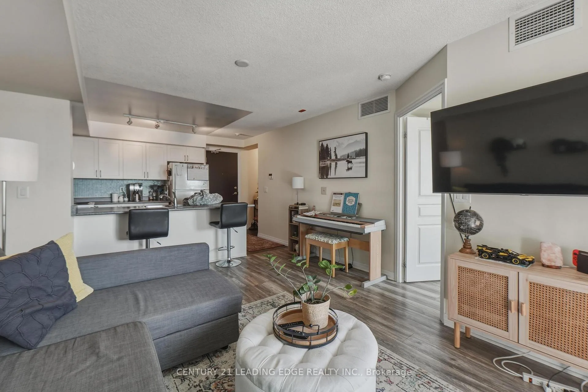 Photo 16 of Unit 902, 1600 Charles Street, Whitby, Port Whitby — HOMEH