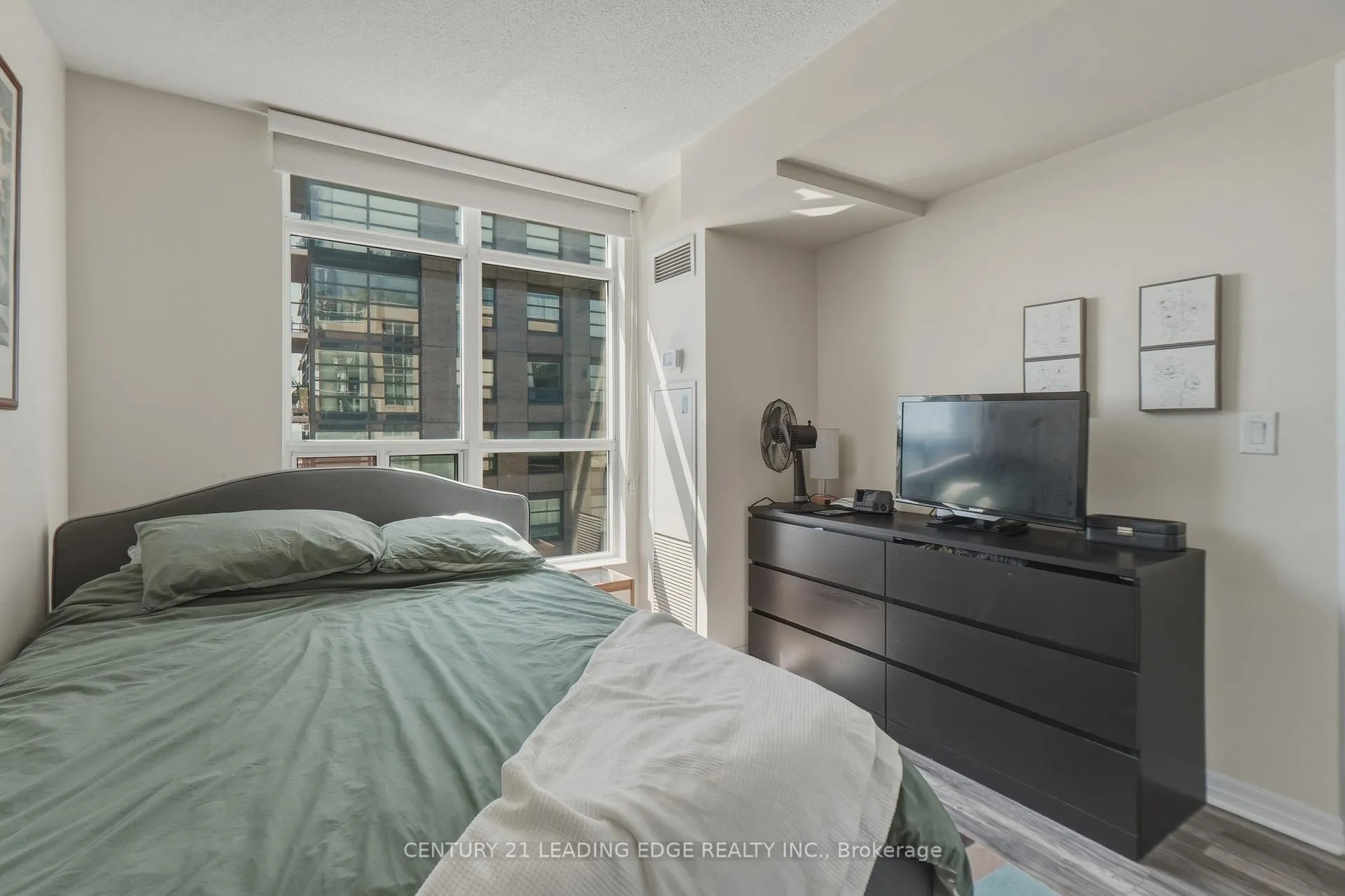 Photo 19 of Unit 902, 1600 Charles Street, Whitby, Port Whitby — HOMEH