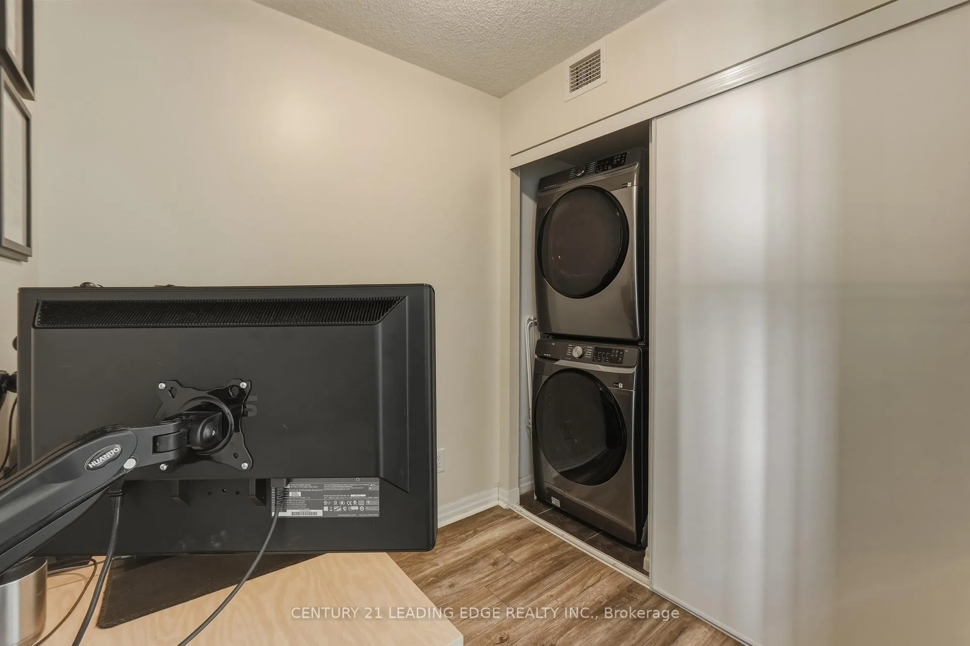 Photo 21 of Unit 902, 1600 Charles Street, Whitby, Port Whitby — HOMEH
