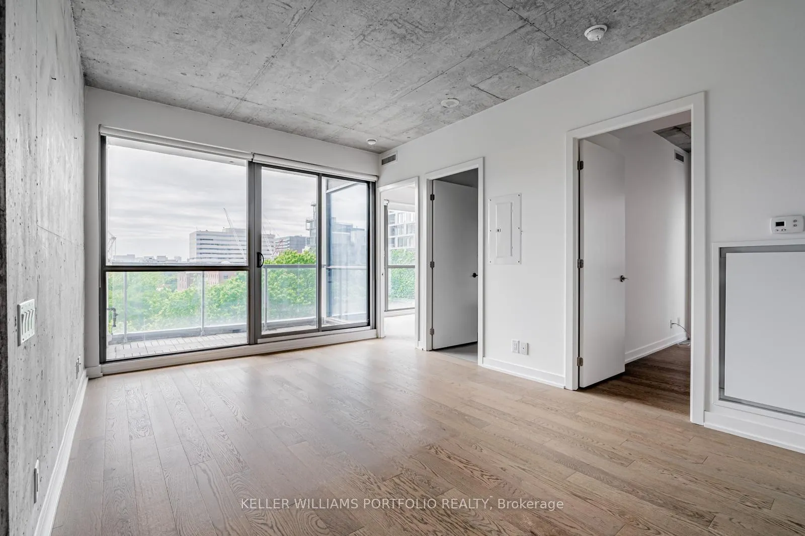 Photo 4 of Unit 726, 39 Brant Street, Toronto, Waterfront Communities — HOMEH