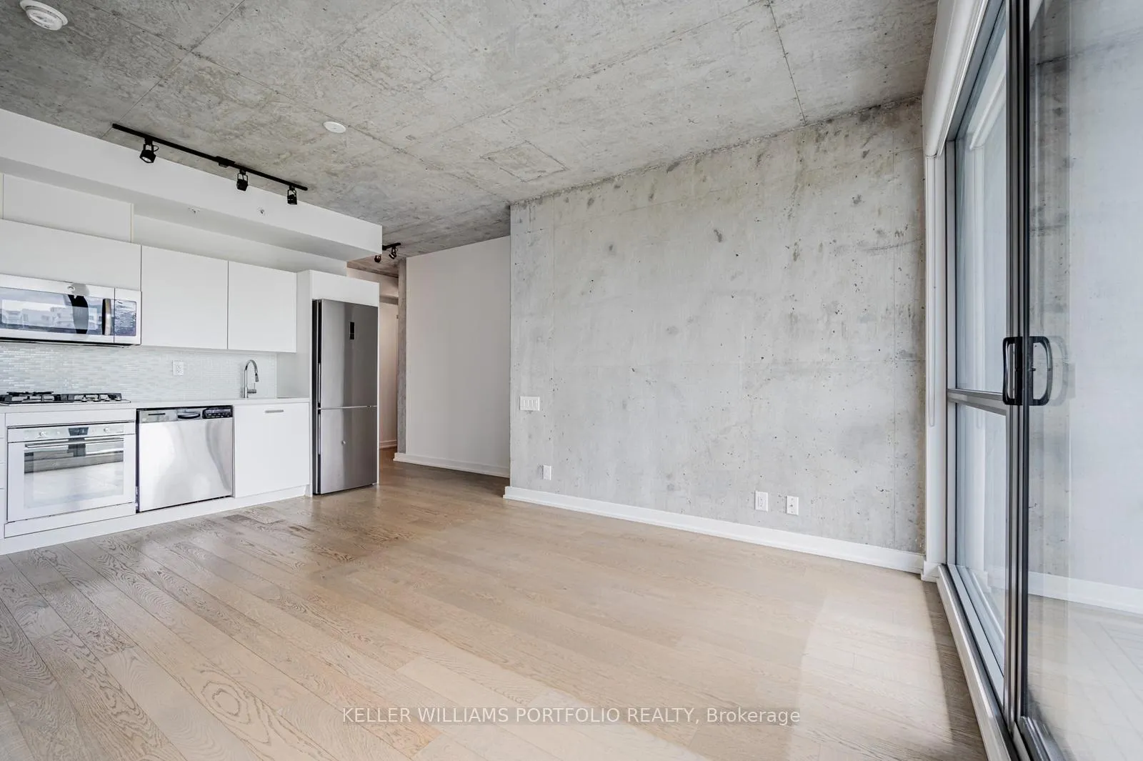 Photo 10 of Unit 726, 39 Brant Street, Toronto, Waterfront Communities — HOMEH