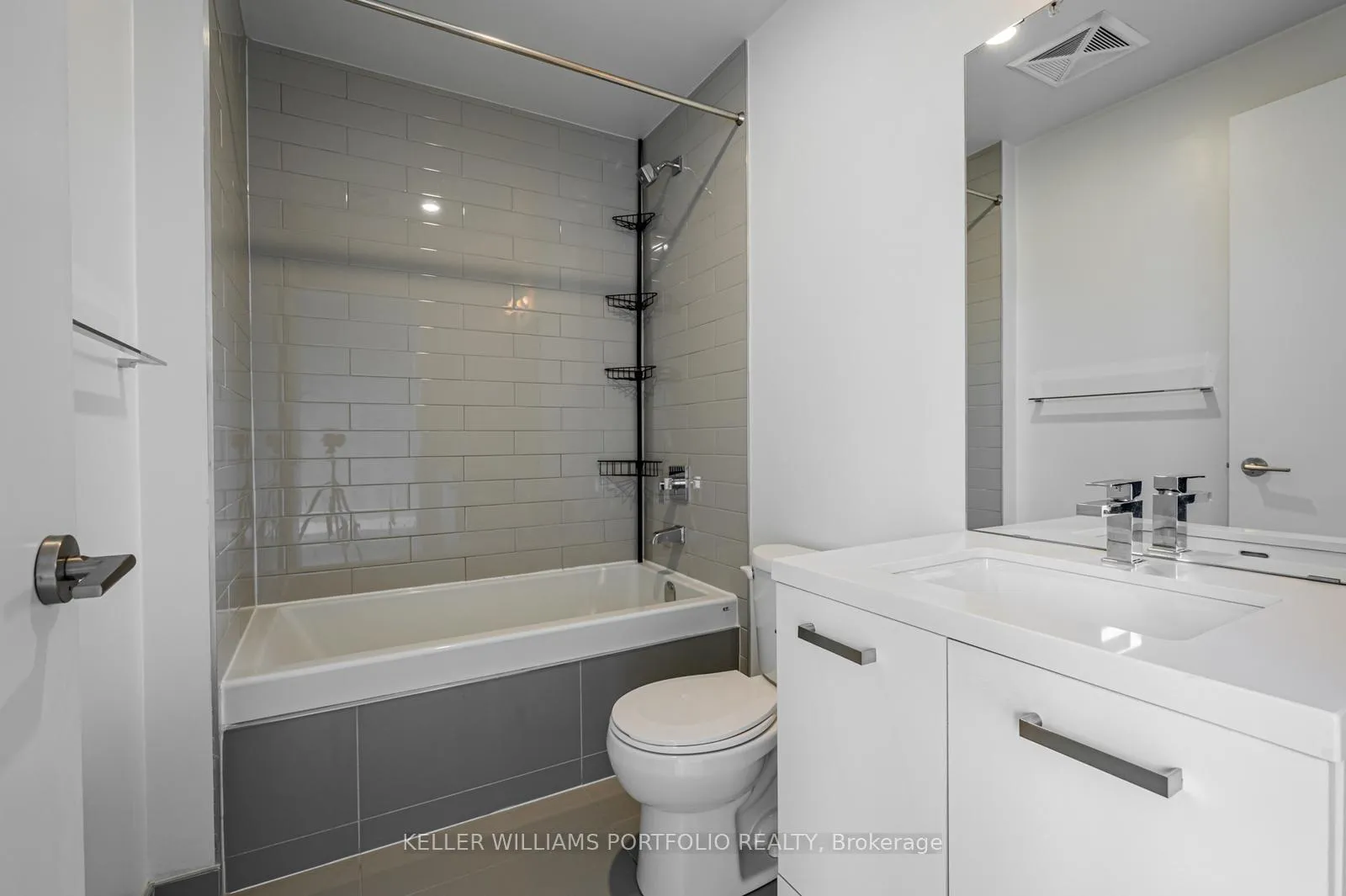 Photo 17 of Unit 726, 39 Brant Street, Toronto, Waterfront Communities — HOMEH