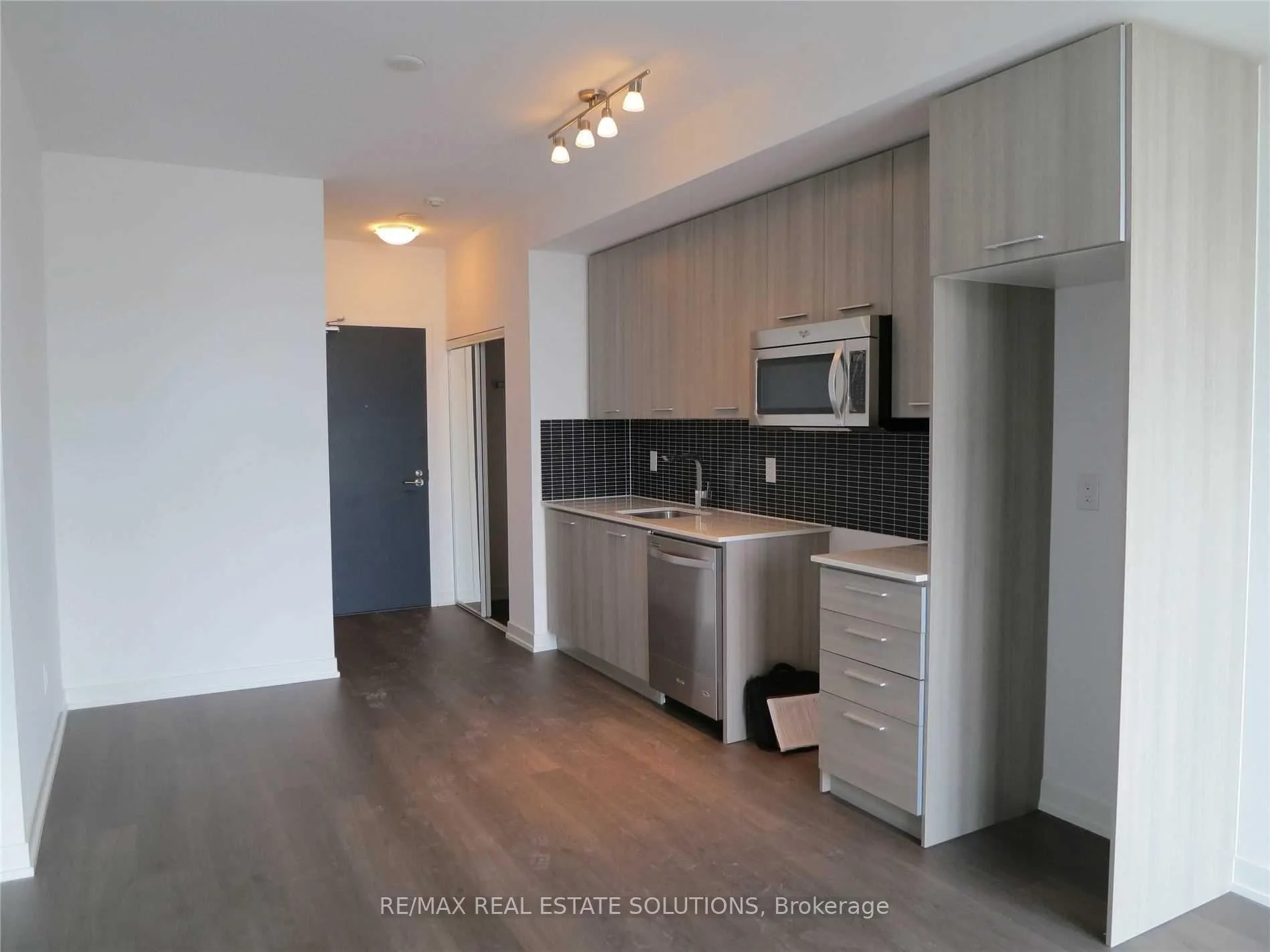 Photo 2 of Unit 815, 105 George Street, Toronto, Moss Park — HOMEH