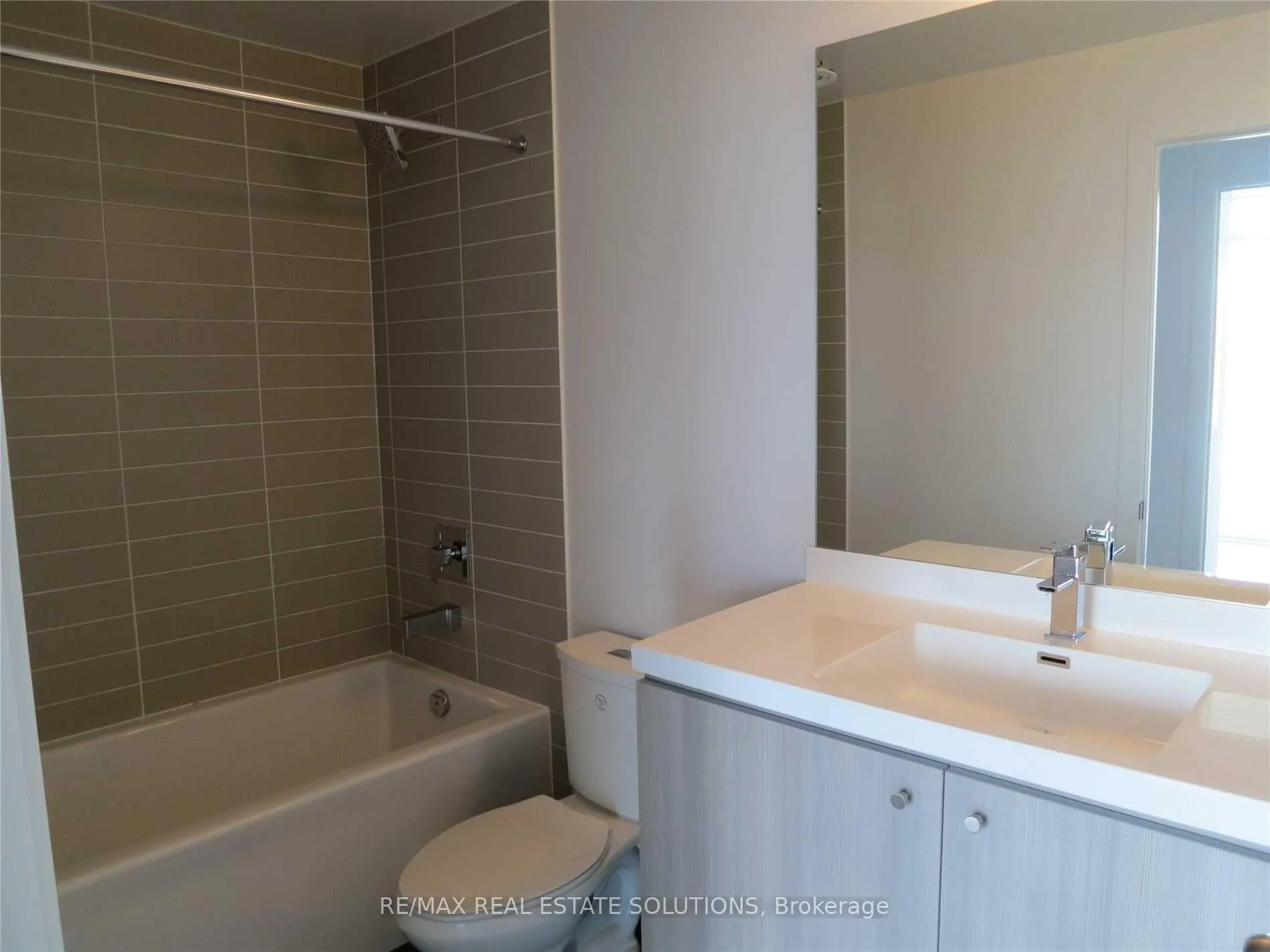 Photo 8 of Unit 815, 105 George Street, Toronto, Moss Park — HOMEH