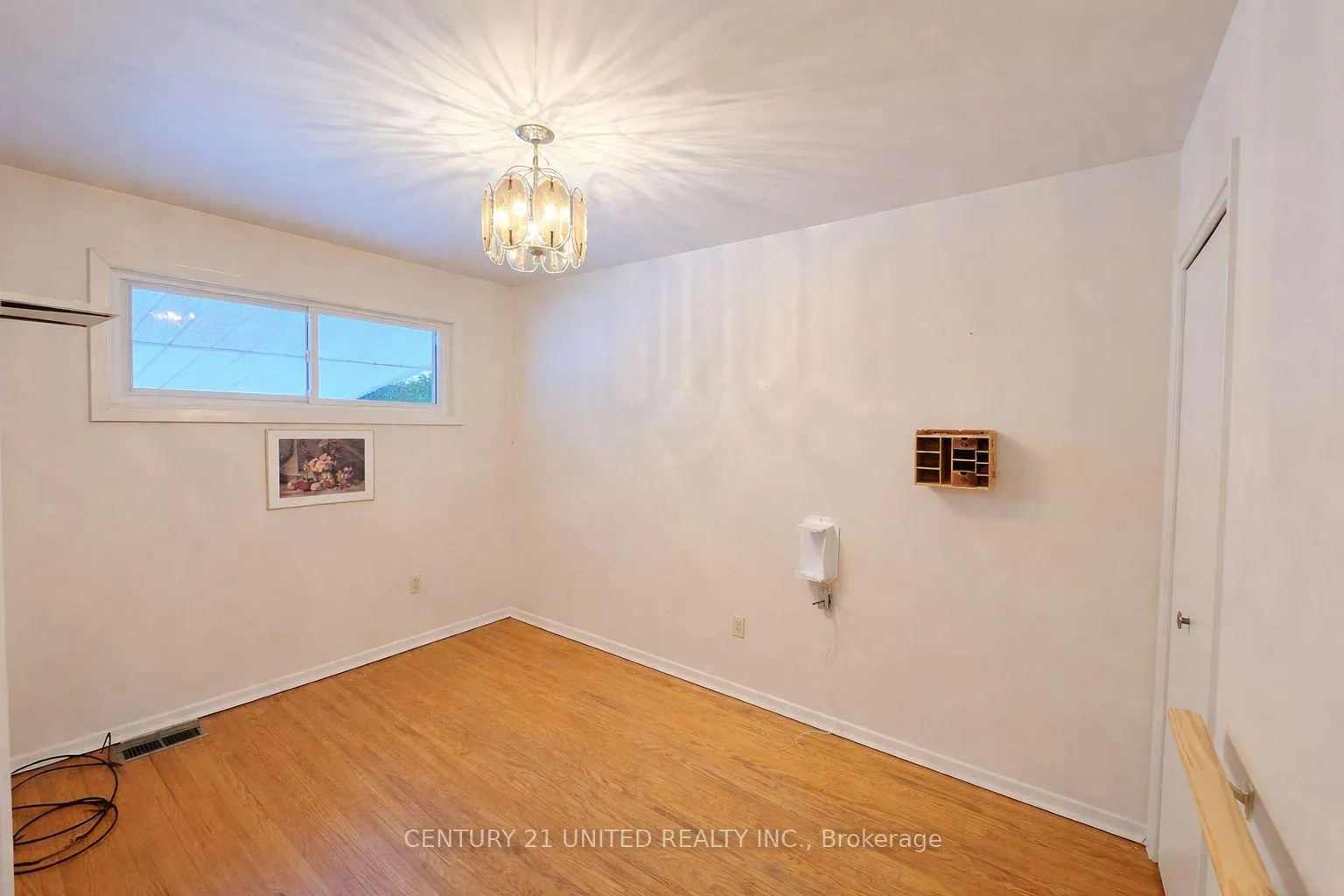 Photo 13 of 636 Cameron Street, Peterborough, Otonabee Ward 1 — HOMEH