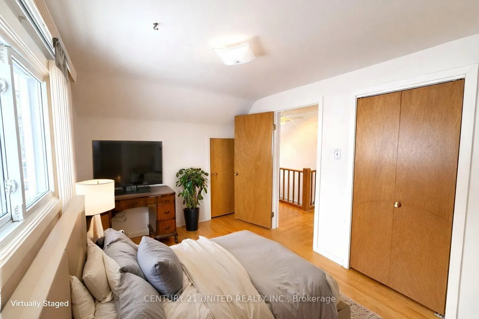 Photo 16 of 636 Cameron Street, Peterborough, Otonabee Ward 1 — HOMEH