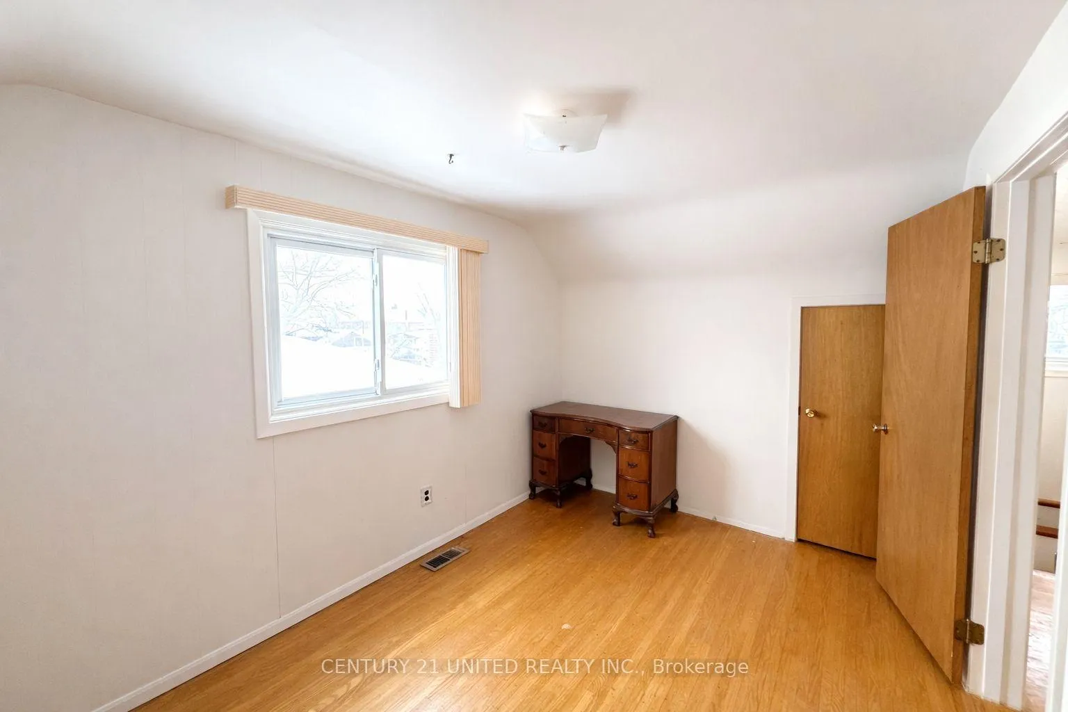 Photo 19 of 636 Cameron Street, Peterborough, Otonabee Ward 1 — HOMEH