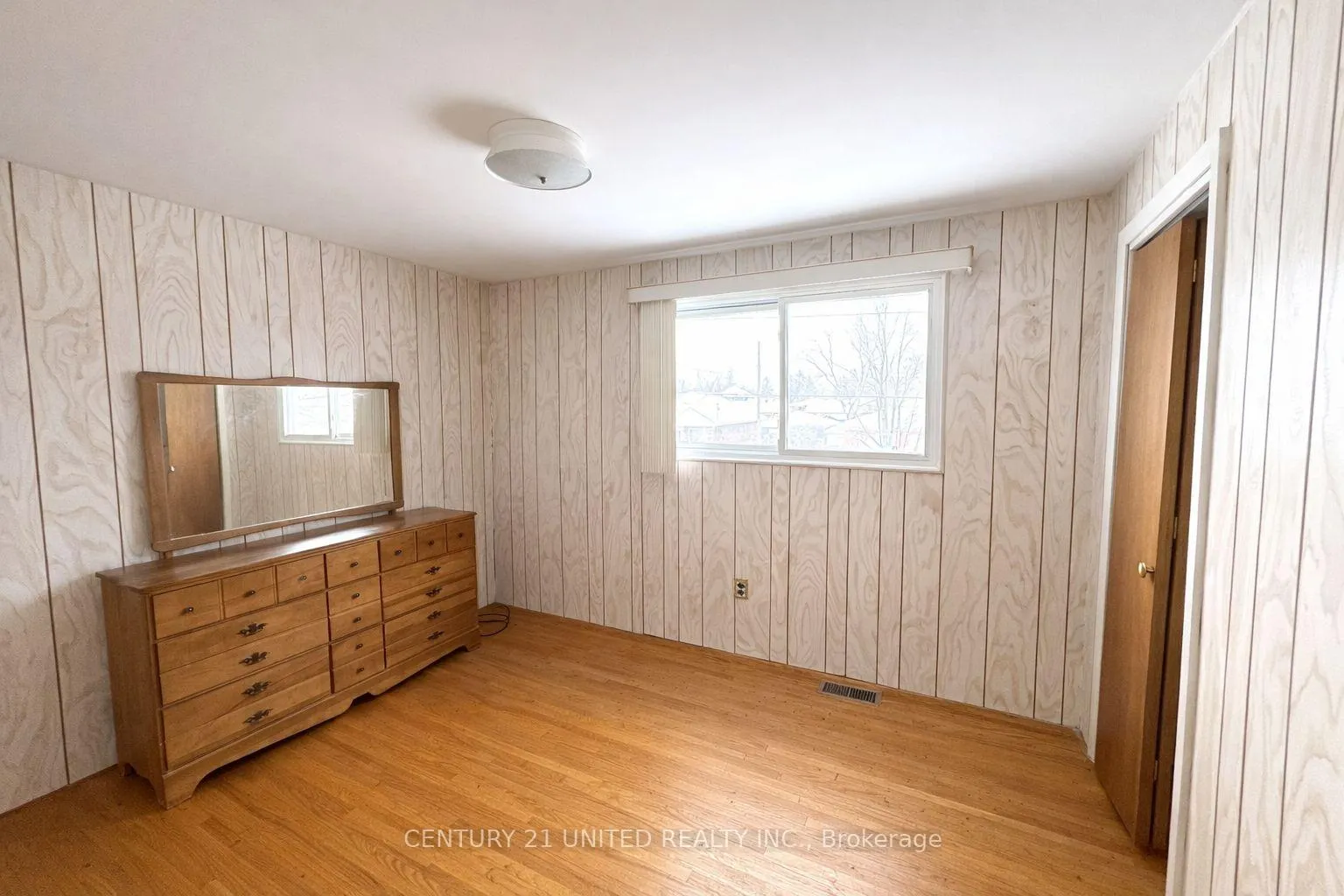 Photo 21 of 636 Cameron Street, Peterborough, Otonabee Ward 1 — HOMEH
