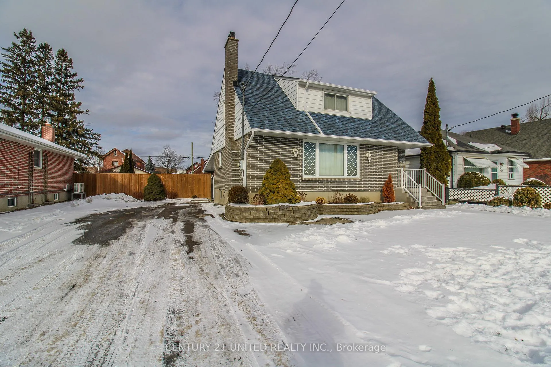 Photo 31 of 636 Cameron Street, Peterborough, Otonabee Ward 1 — HOMEH