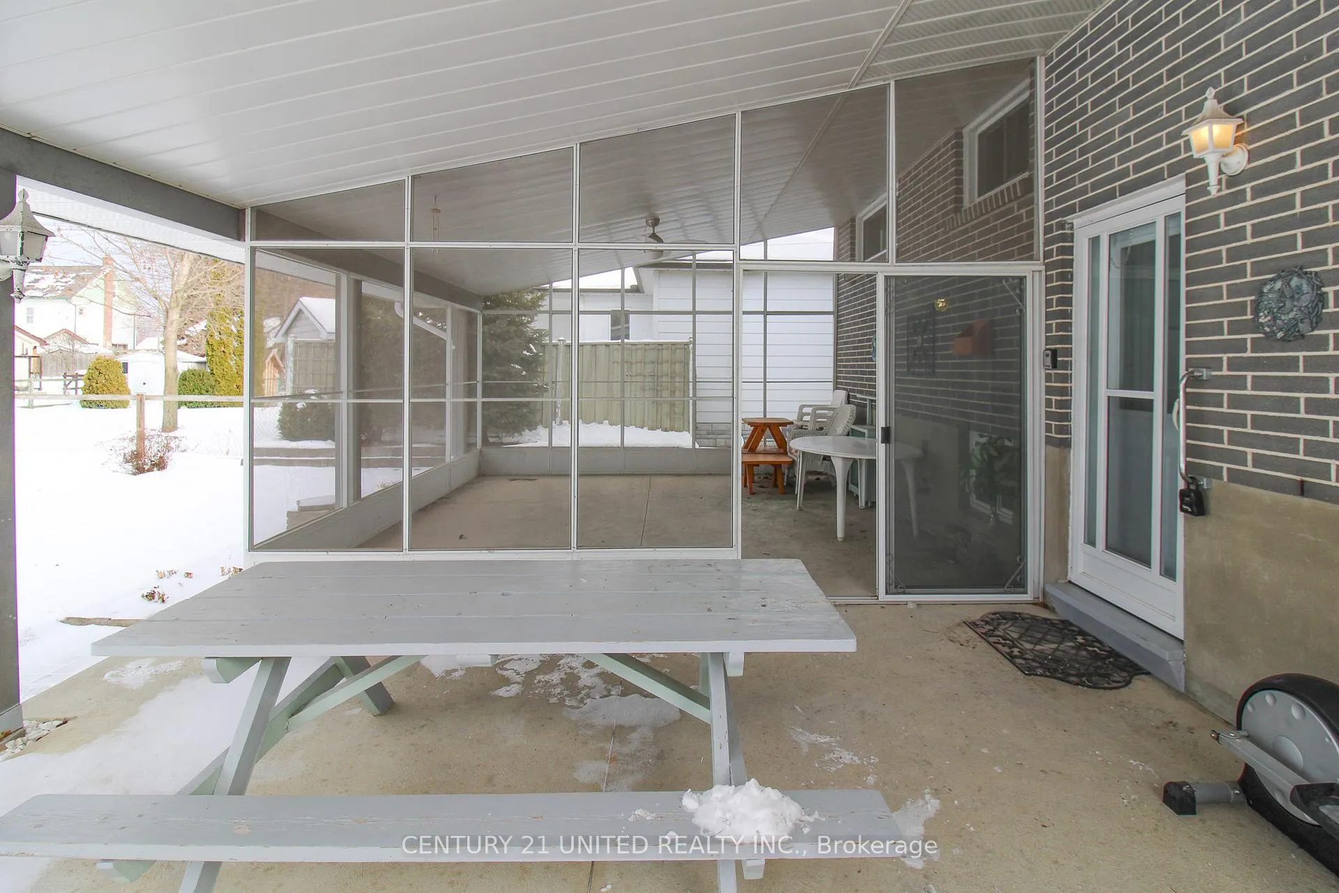 Photo 32 of 636 Cameron Street, Peterborough, Otonabee Ward 1 — HOMEH