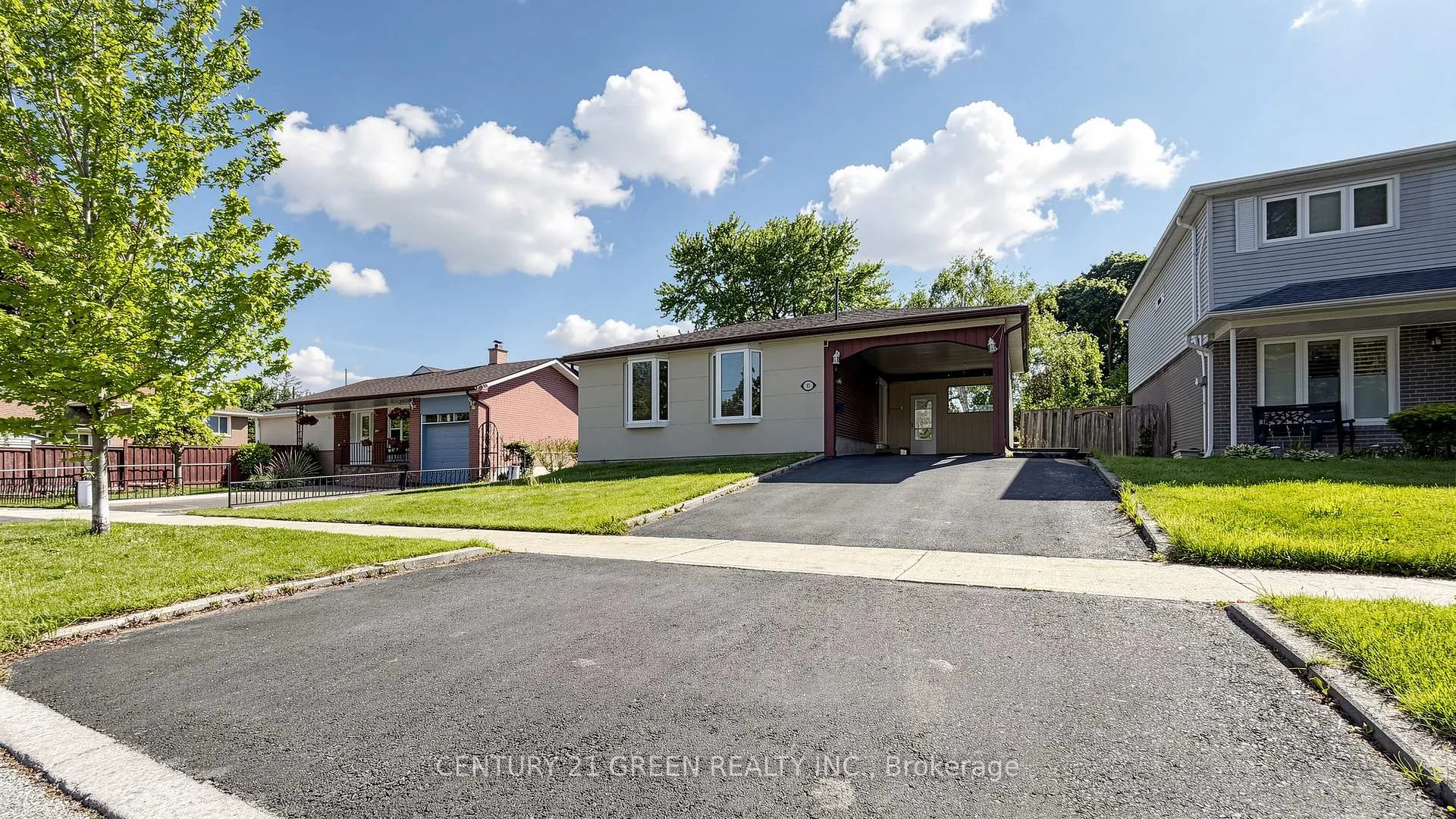 Photo 2 of 95 Kearney Drive, Etobicoke, West Humber-Clairville — HOMEH