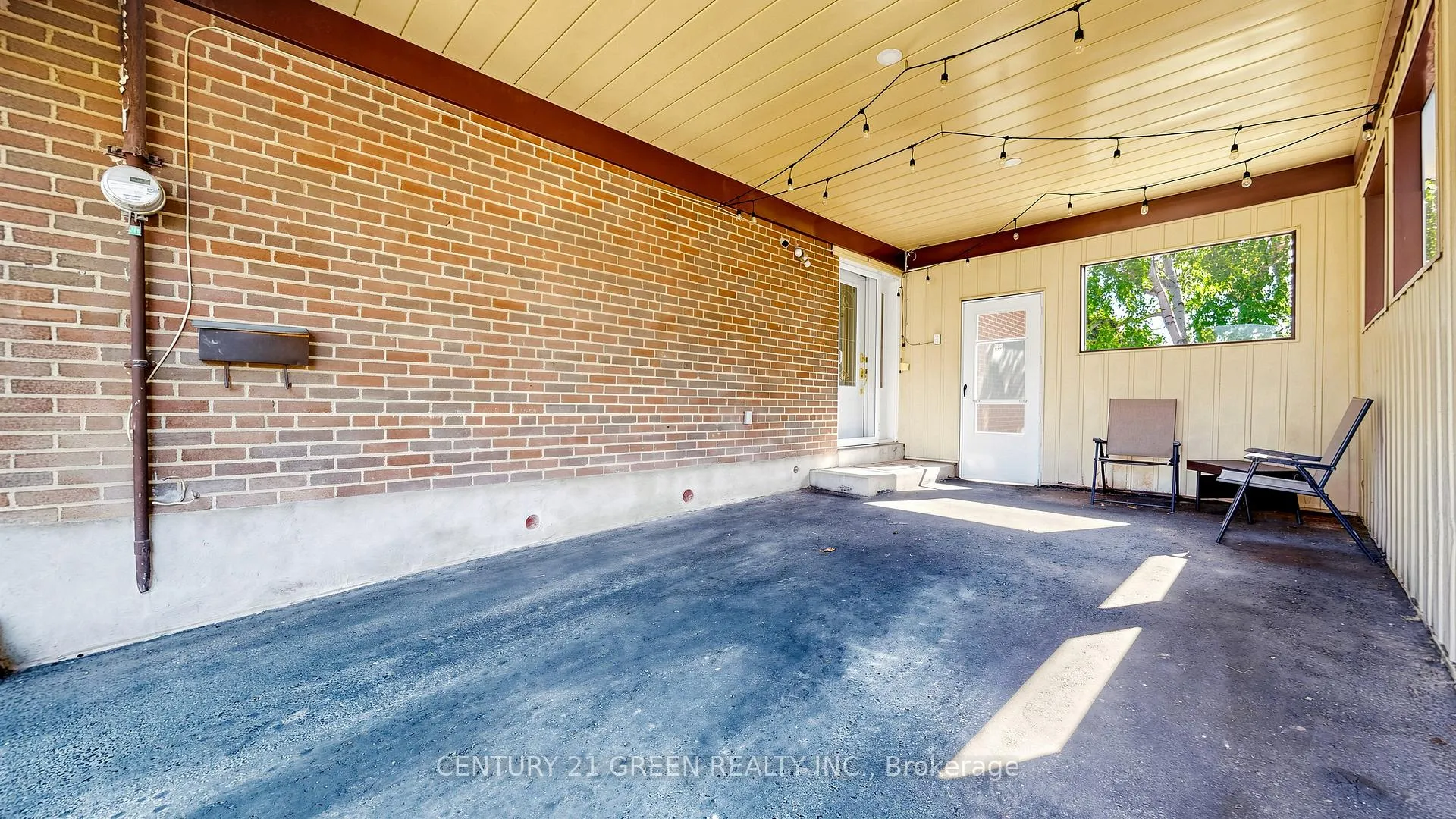 Photo 3 of 95 Kearney Drive, Etobicoke, West Humber-Clairville — HOMEH