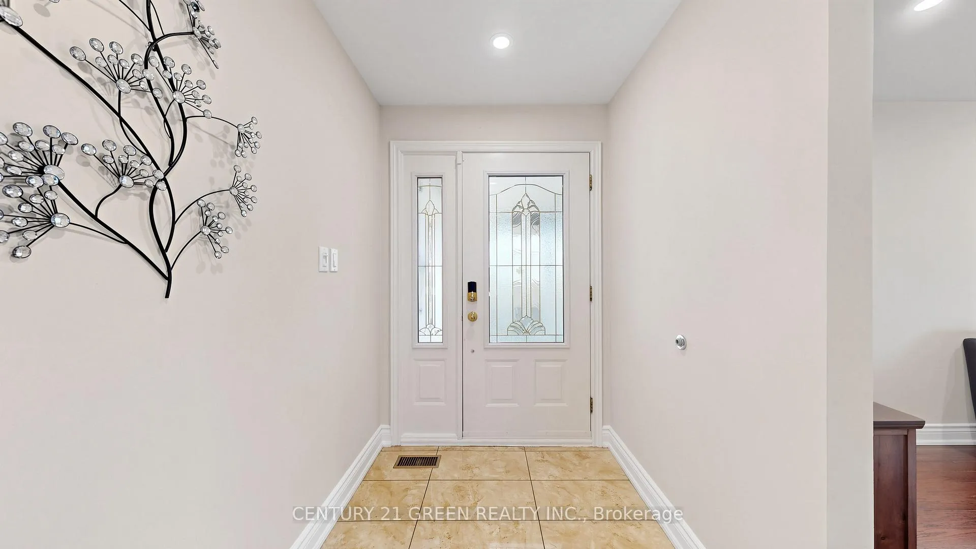 Photo 5 of 95 Kearney Drive, Etobicoke, West Humber-Clairville — HOMEH
