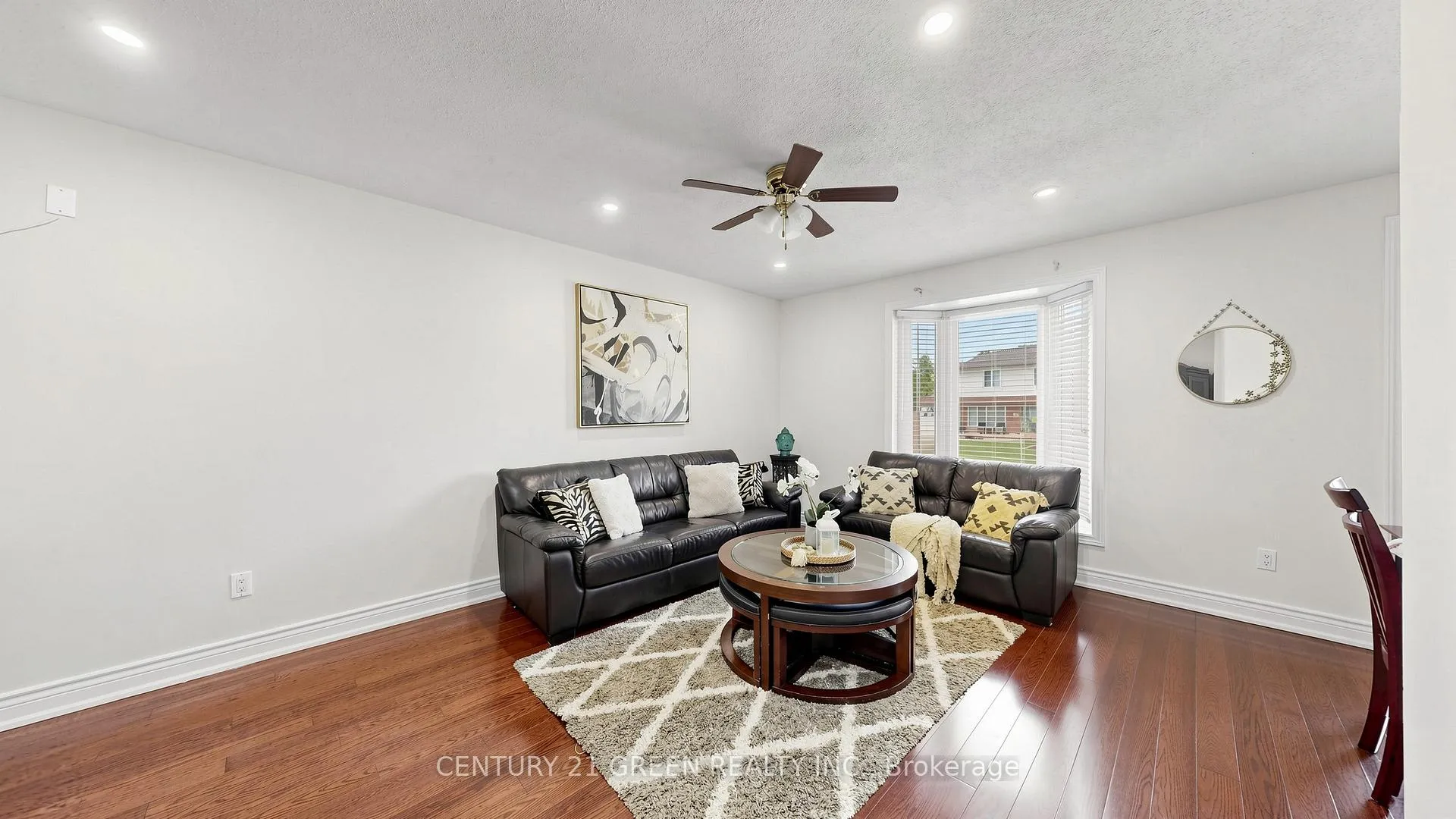 Photo 8 of 95 Kearney Drive, Etobicoke, West Humber-Clairville — HOMEH
