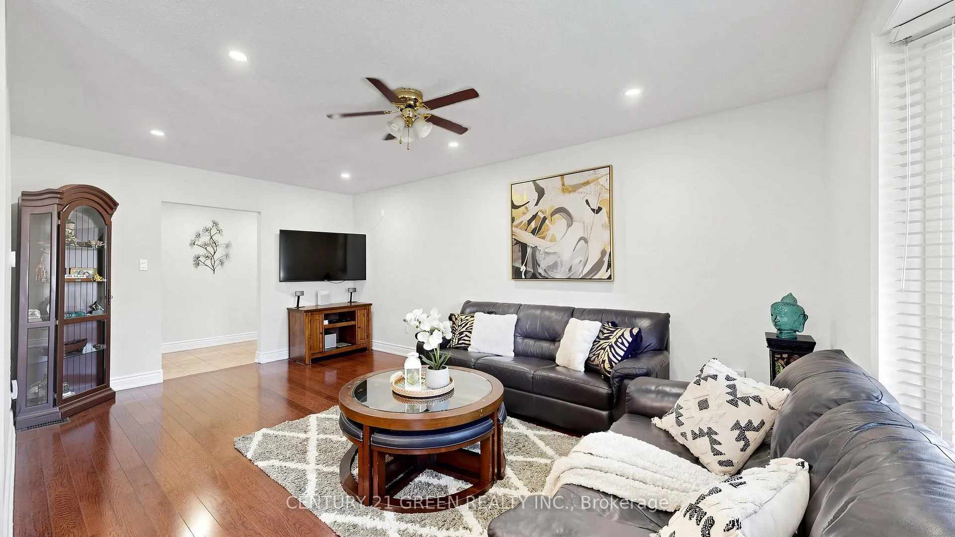 Photo 10 of 95 Kearney Drive, Etobicoke, West Humber-Clairville — HOMEH