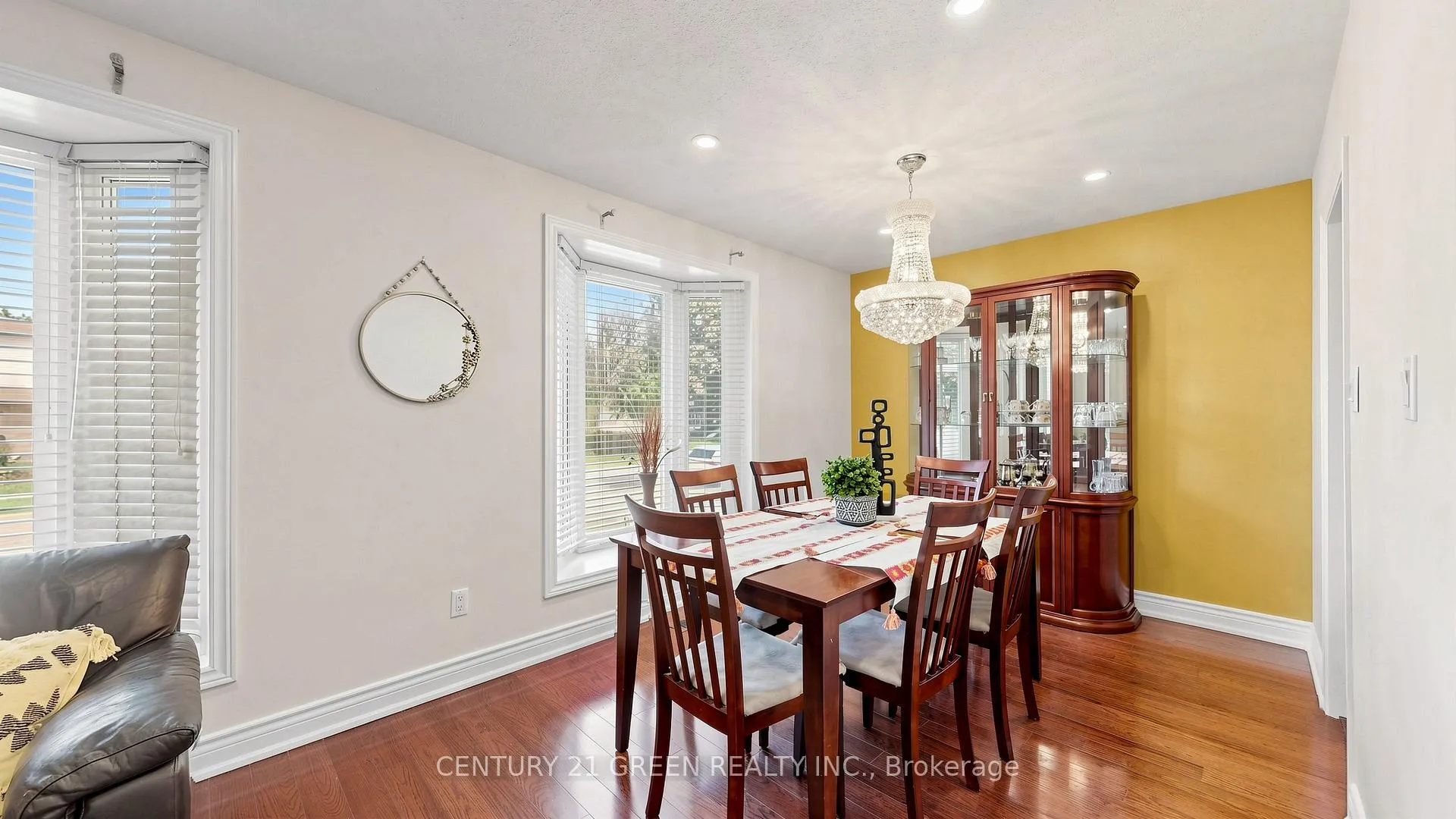 Photo 11 of 95 Kearney Drive, Etobicoke, West Humber-Clairville — HOMEH
