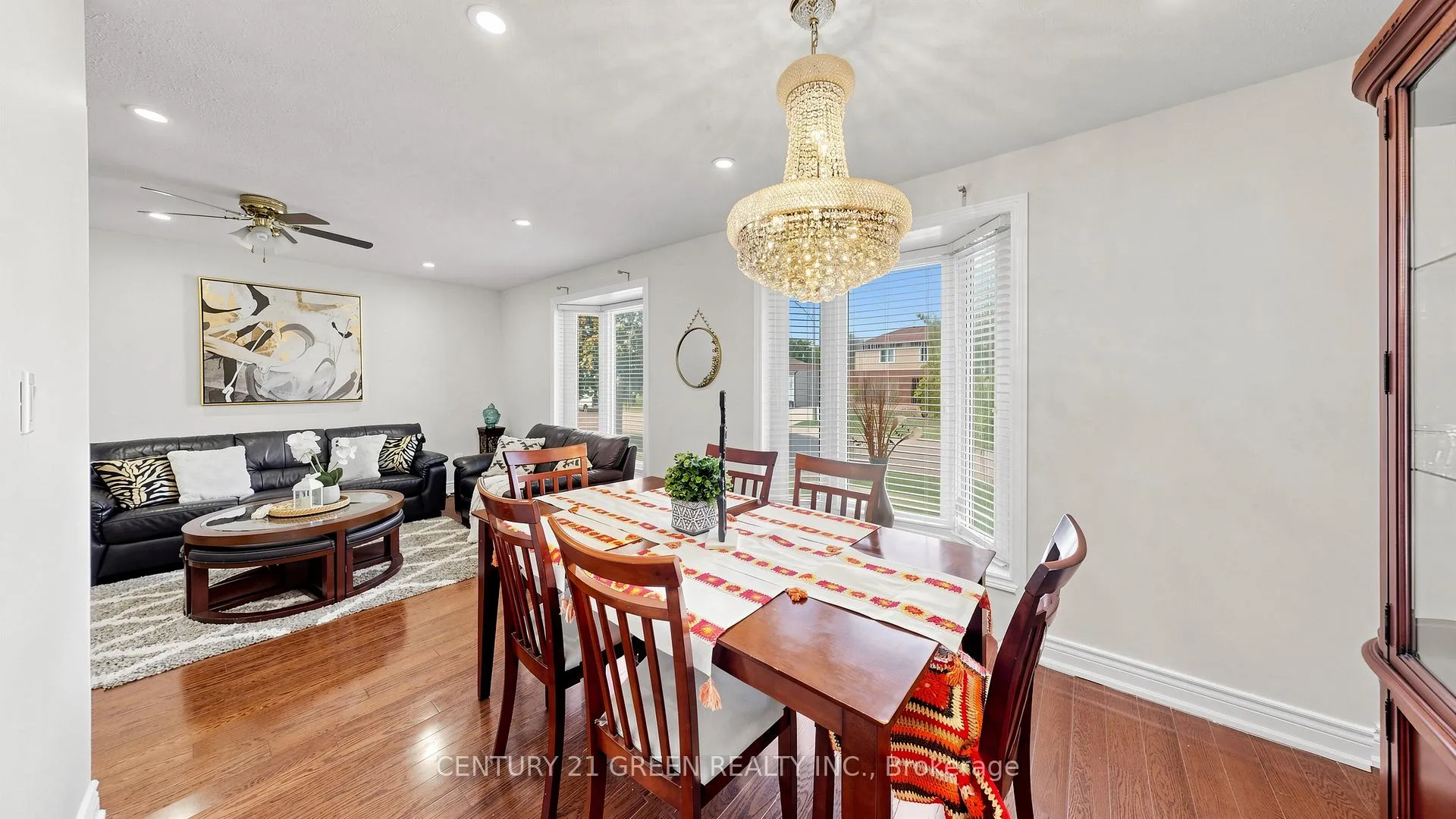 Photo 13 of 95 Kearney Drive, Etobicoke, West Humber-Clairville — HOMEH