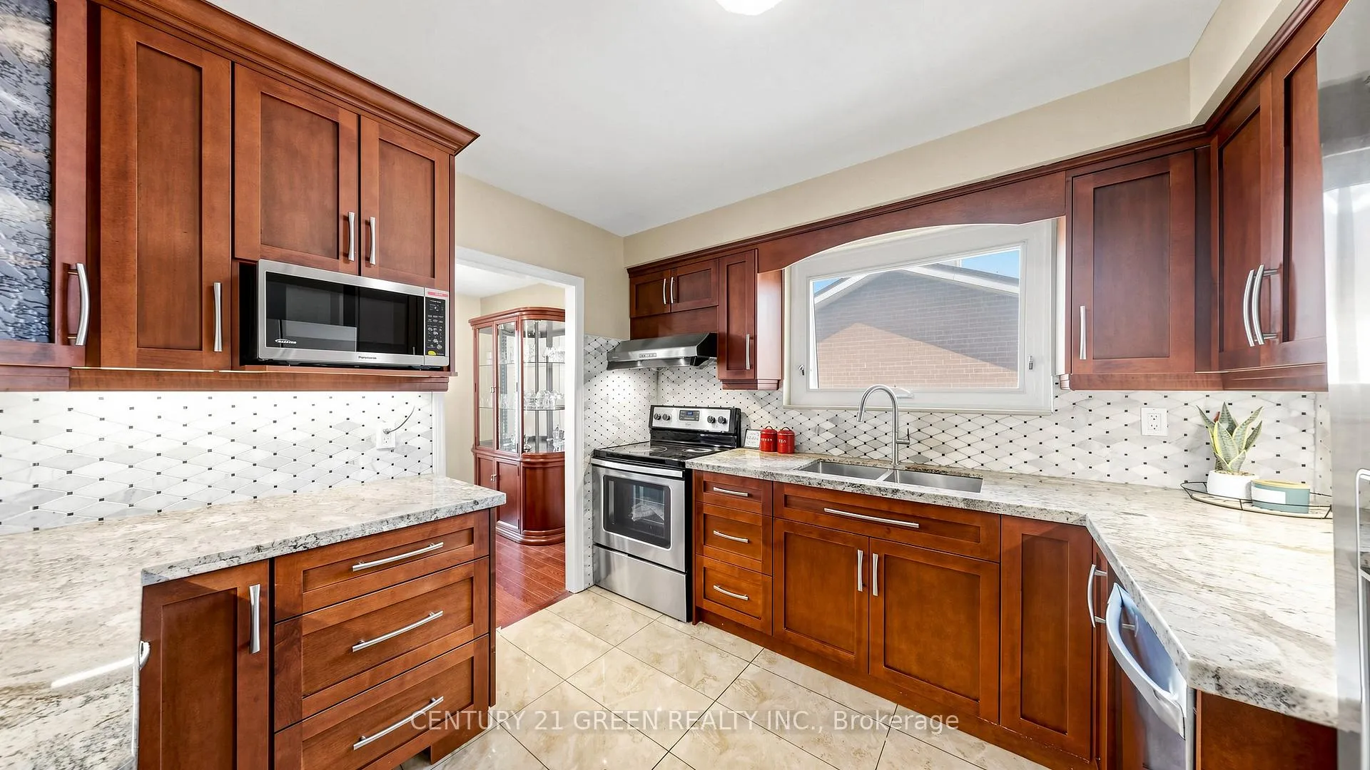 Photo 15 of 95 Kearney Drive, Etobicoke, West Humber-Clairville — HOMEH