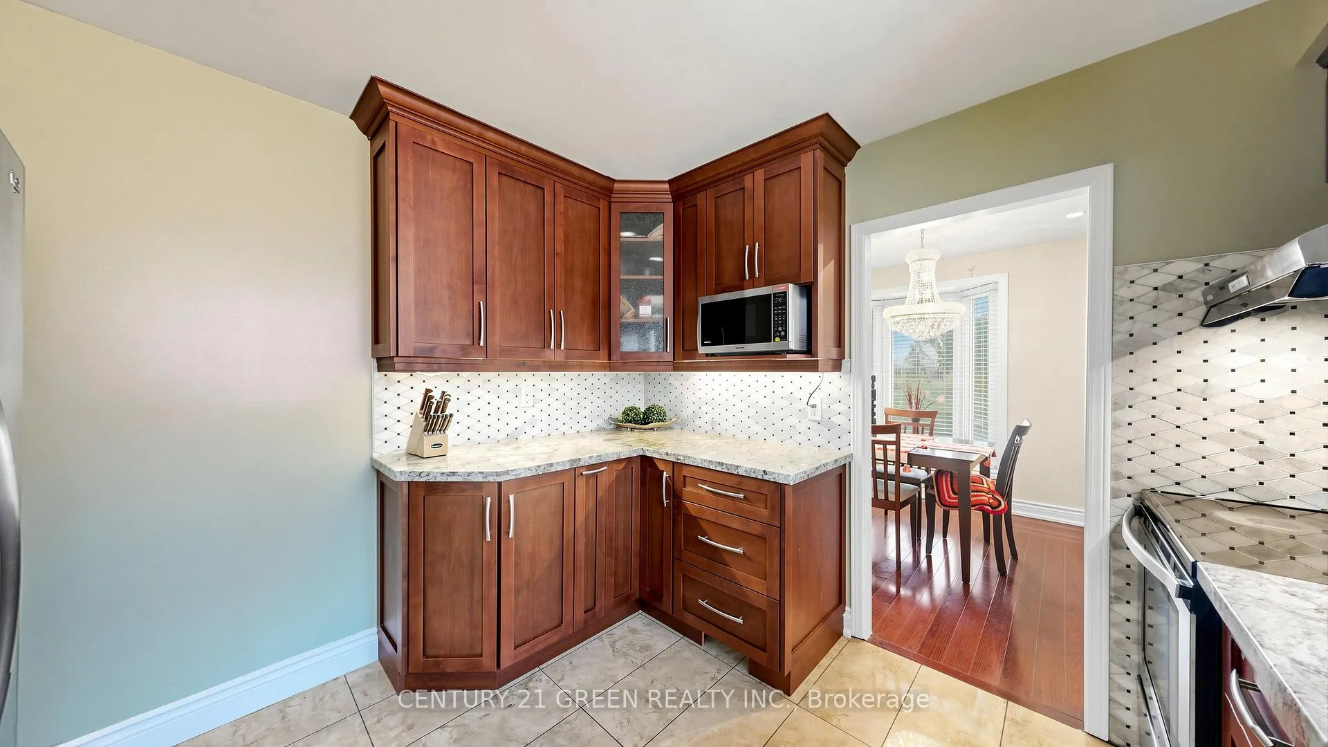 Photo 16 of 95 Kearney Drive, Etobicoke, West Humber-Clairville — HOMEH