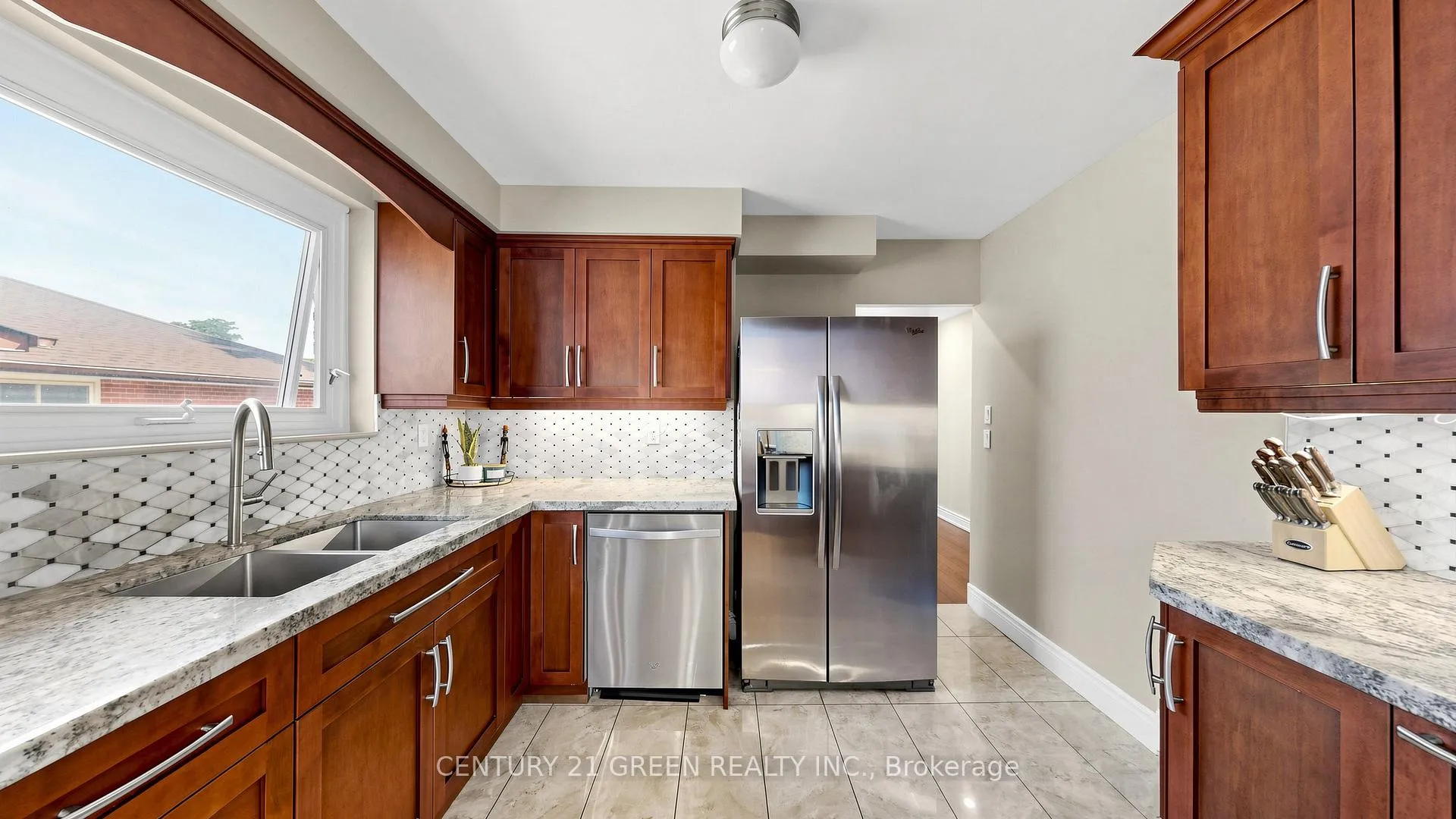 Photo 18 of 95 Kearney Drive, Etobicoke, West Humber-Clairville — HOMEH