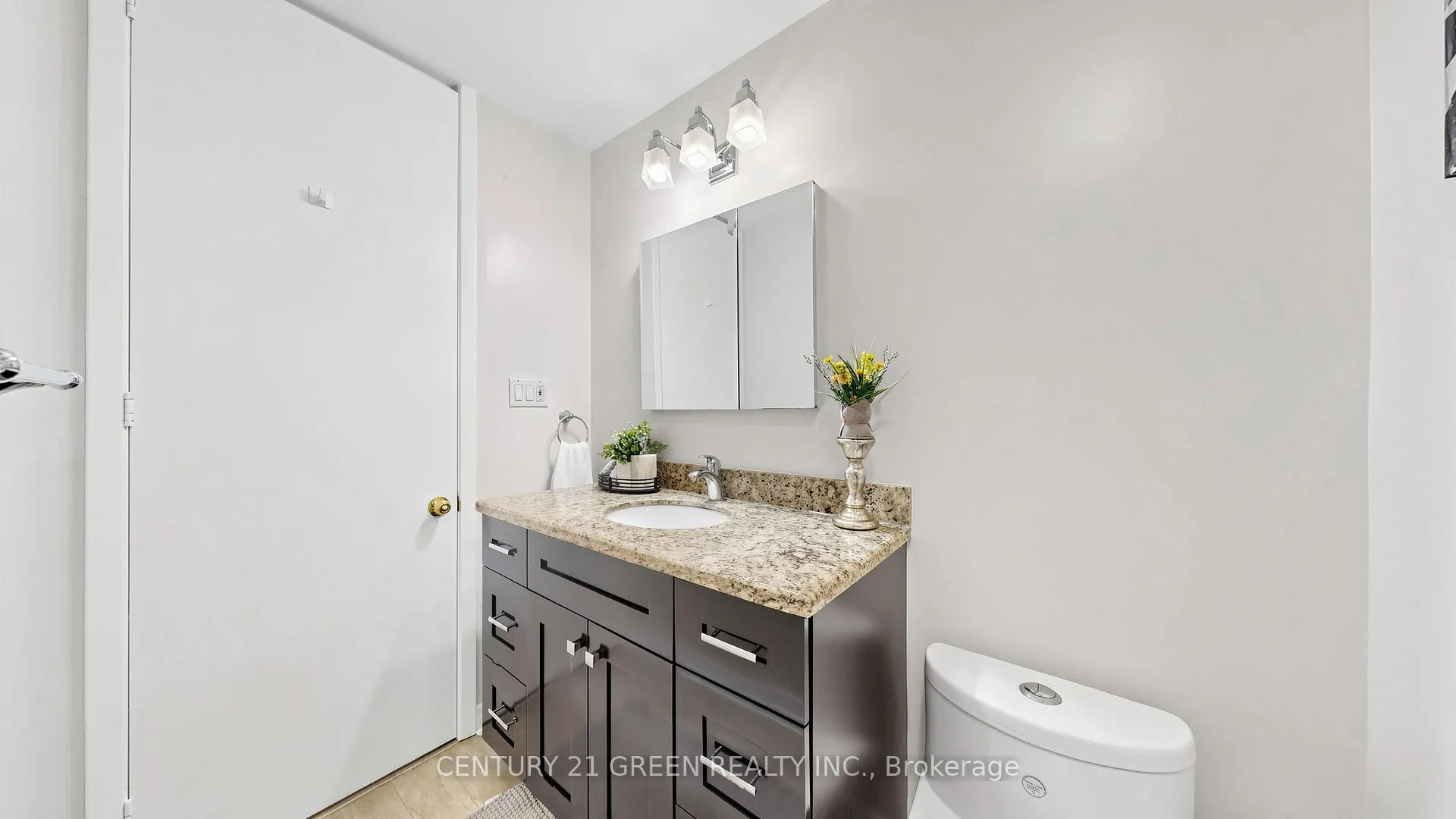 Photo 27 of 95 Kearney Drive, Etobicoke, West Humber-Clairville — HOMEH