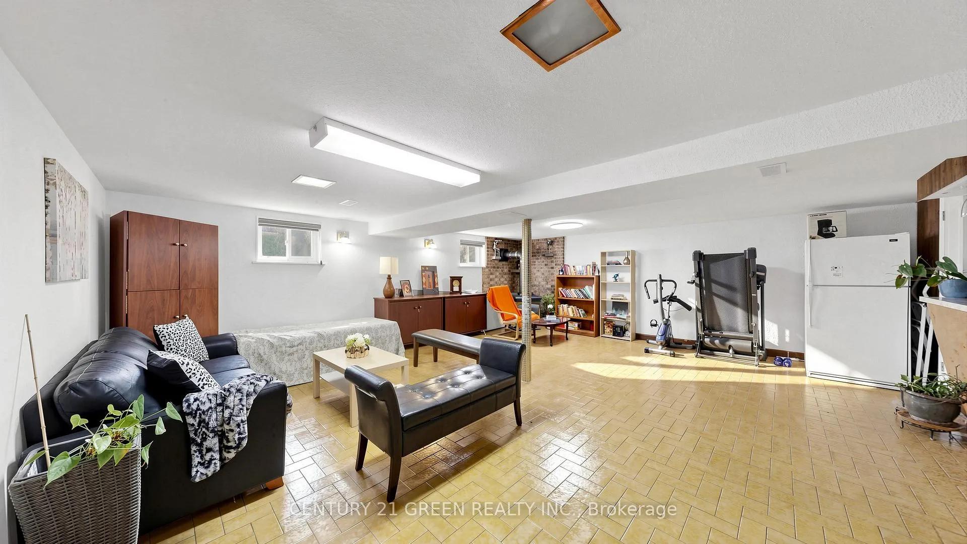 Photo 31 of 95 Kearney Drive, Etobicoke, West Humber-Clairville — HOMEH