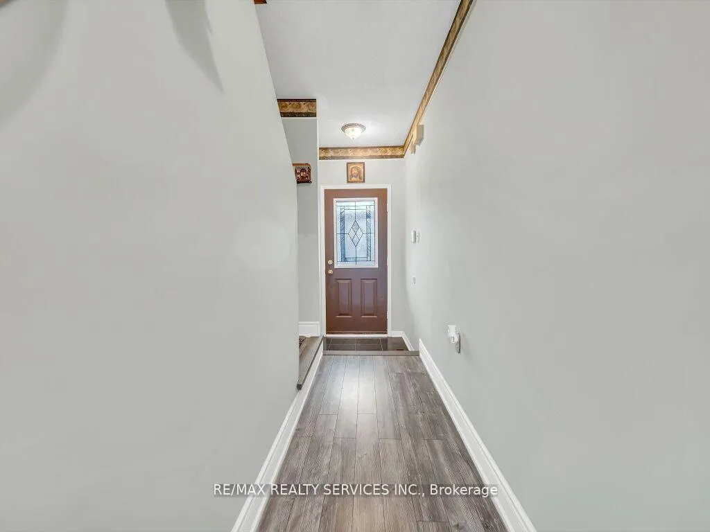 Photo 6 of 24 Melissa Court, Brampton, Fletcher's Meadow — HOMEH