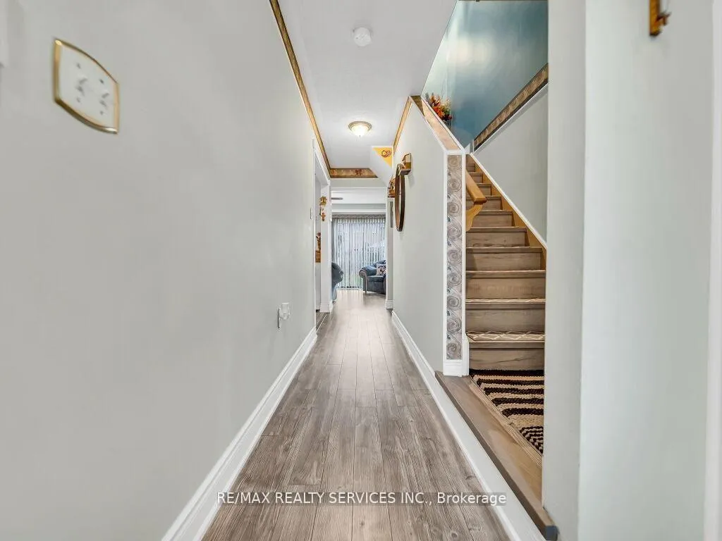 Photo 7 of 24 Melissa Court, Brampton, Fletcher's Meadow — HOMEH