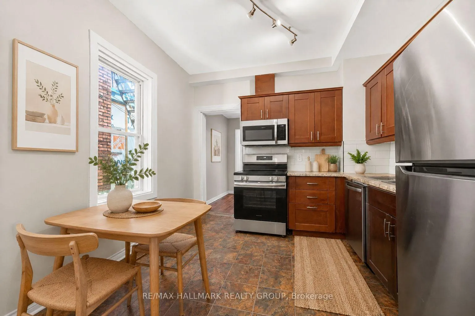Photo 9 of 212 Arlington Avenue, Ottawa, Ottawa Centre — HOMEH