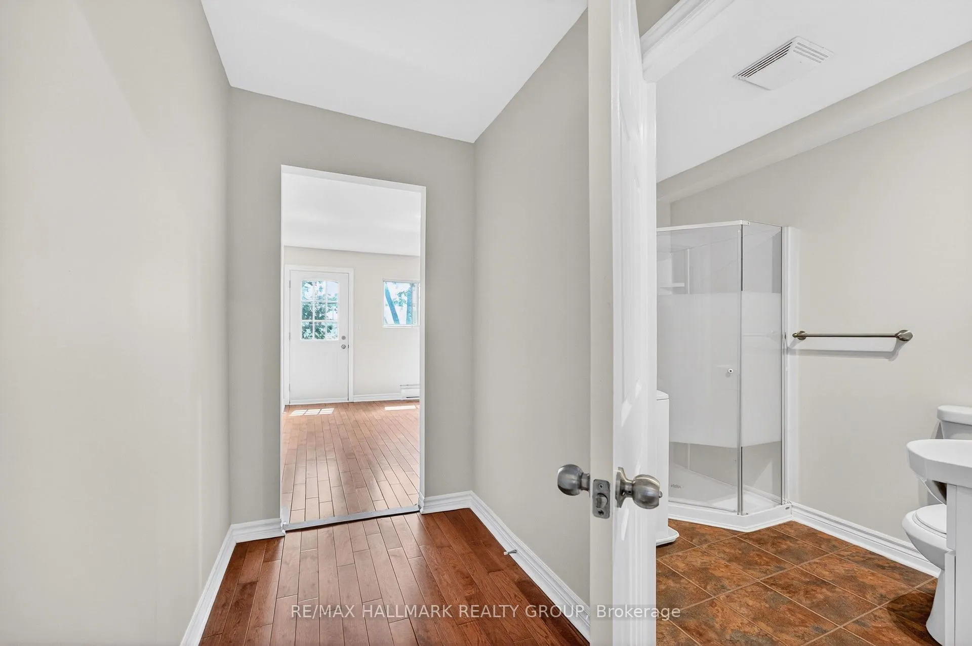 Photo 14 of 212 Arlington Avenue, Ottawa, Ottawa Centre — HOMEH