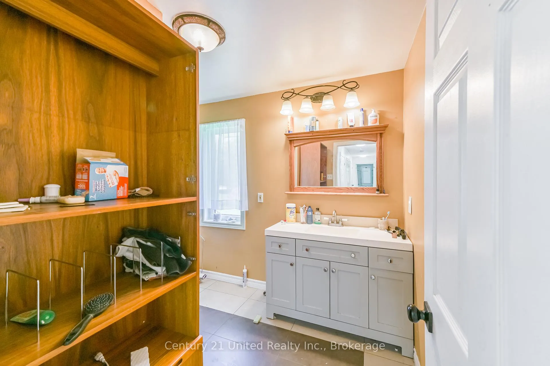 Photo 17 of 1592 12th Line Smith, Selwyn — HOMEH