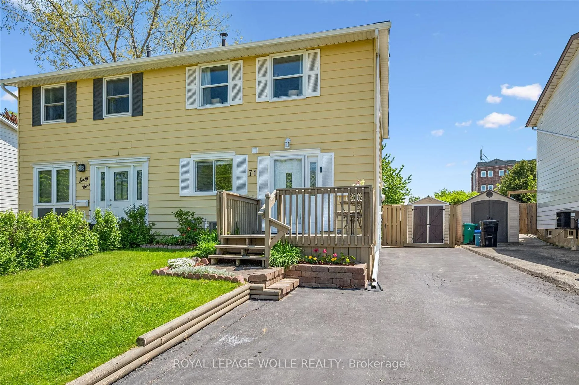 Photo 4 of 71 Blackhorne Drive, Kitchener — HOMEH