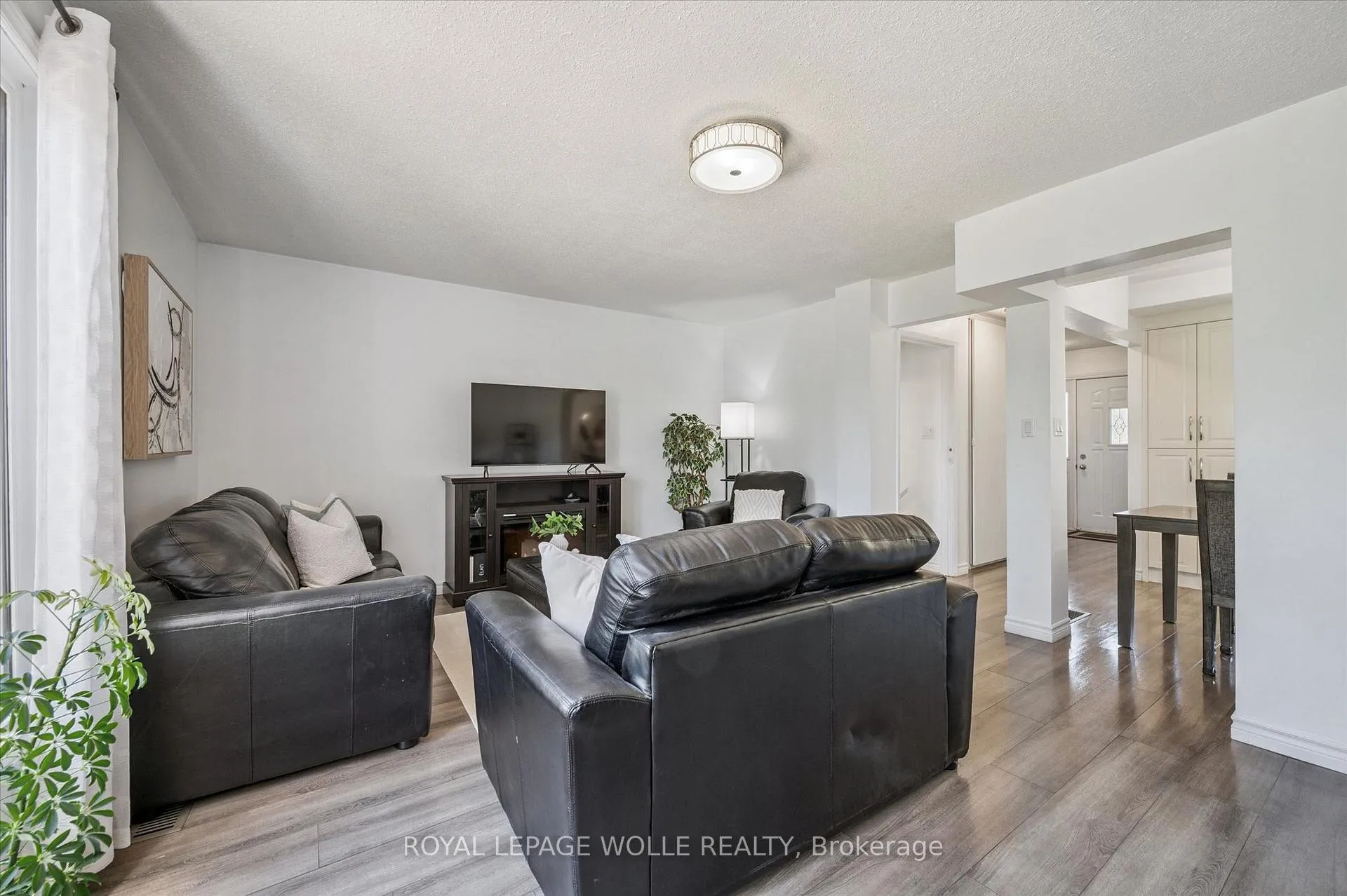 Photo 10 of 71 Blackhorne Drive, Kitchener — HOMEH