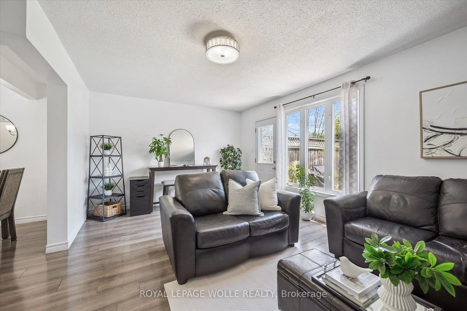 Photo 11 of 71 Blackhorne Drive, Kitchener — HOMEH
