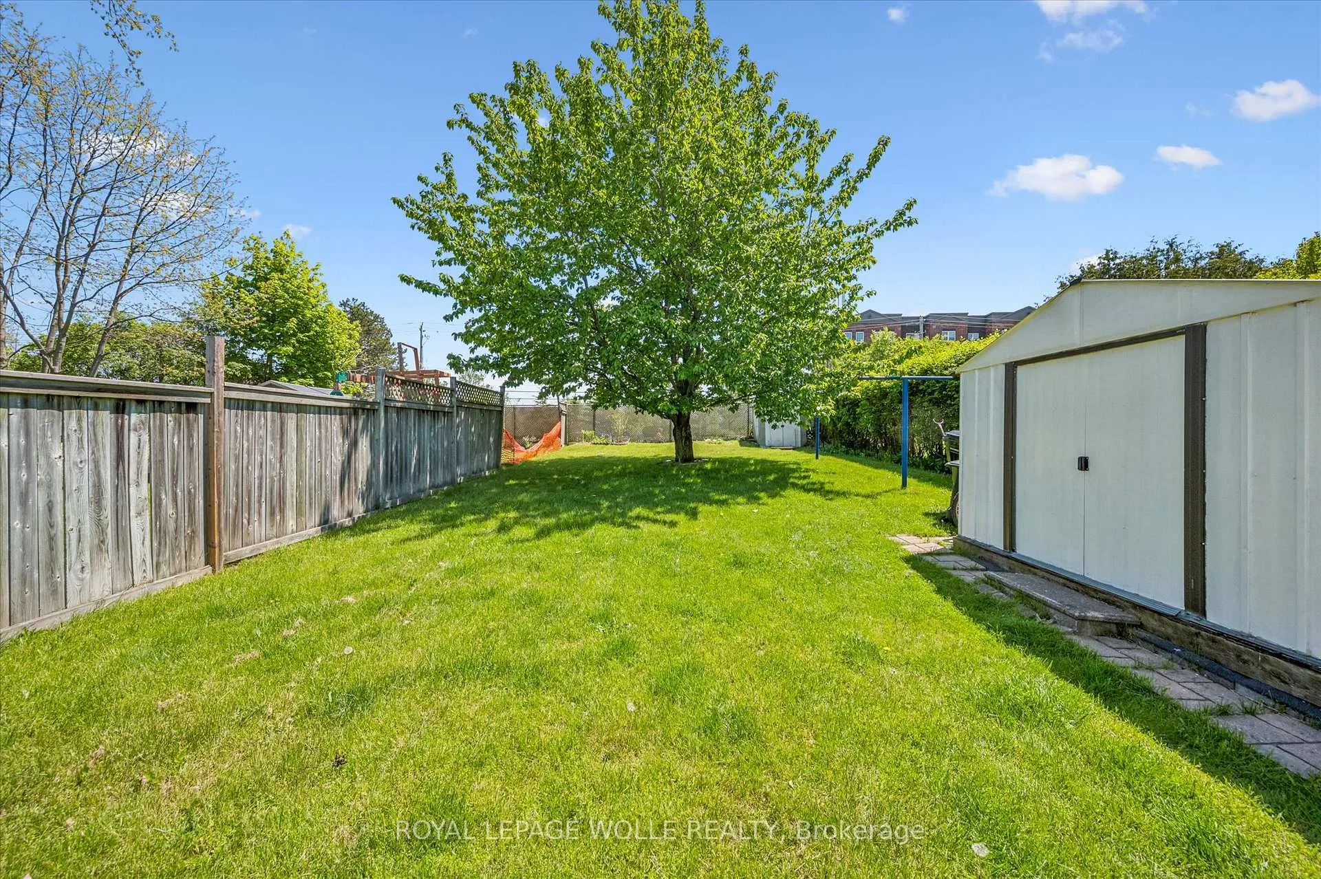 Photo 33 of 71 Blackhorne Drive, Kitchener — HOMEH