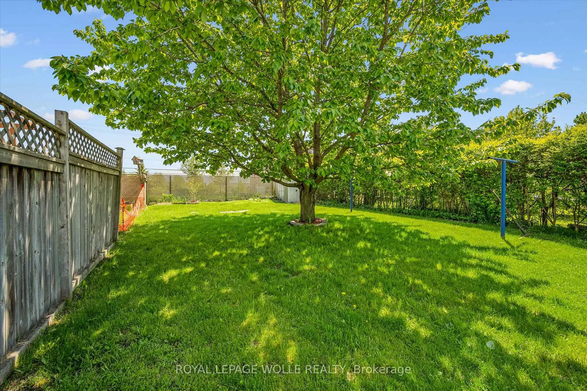 Photo 34 of 71 Blackhorne Drive, Kitchener — HOMEH