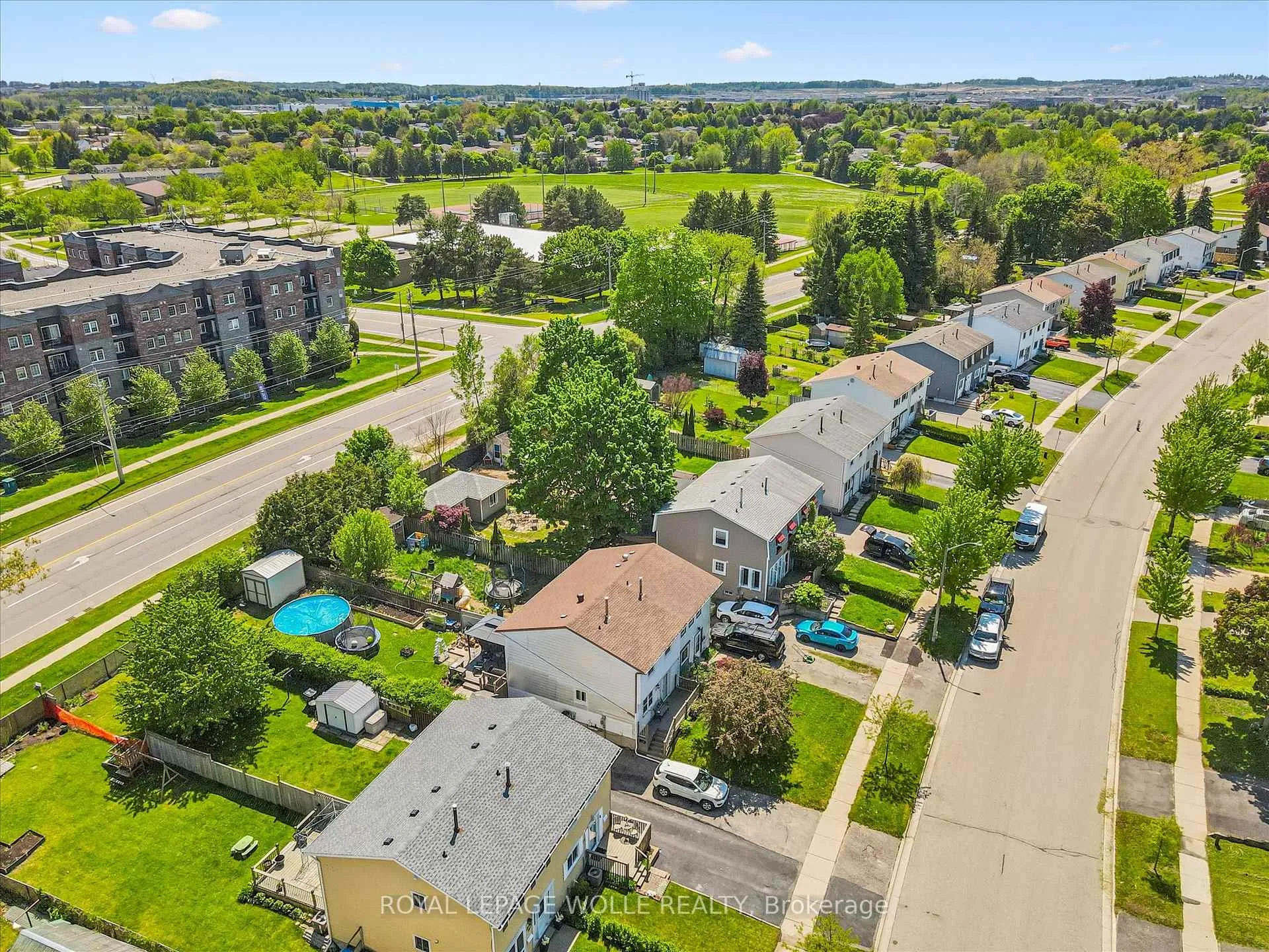 Photo 38 of 71 Blackhorne Drive, Kitchener — HOMEH