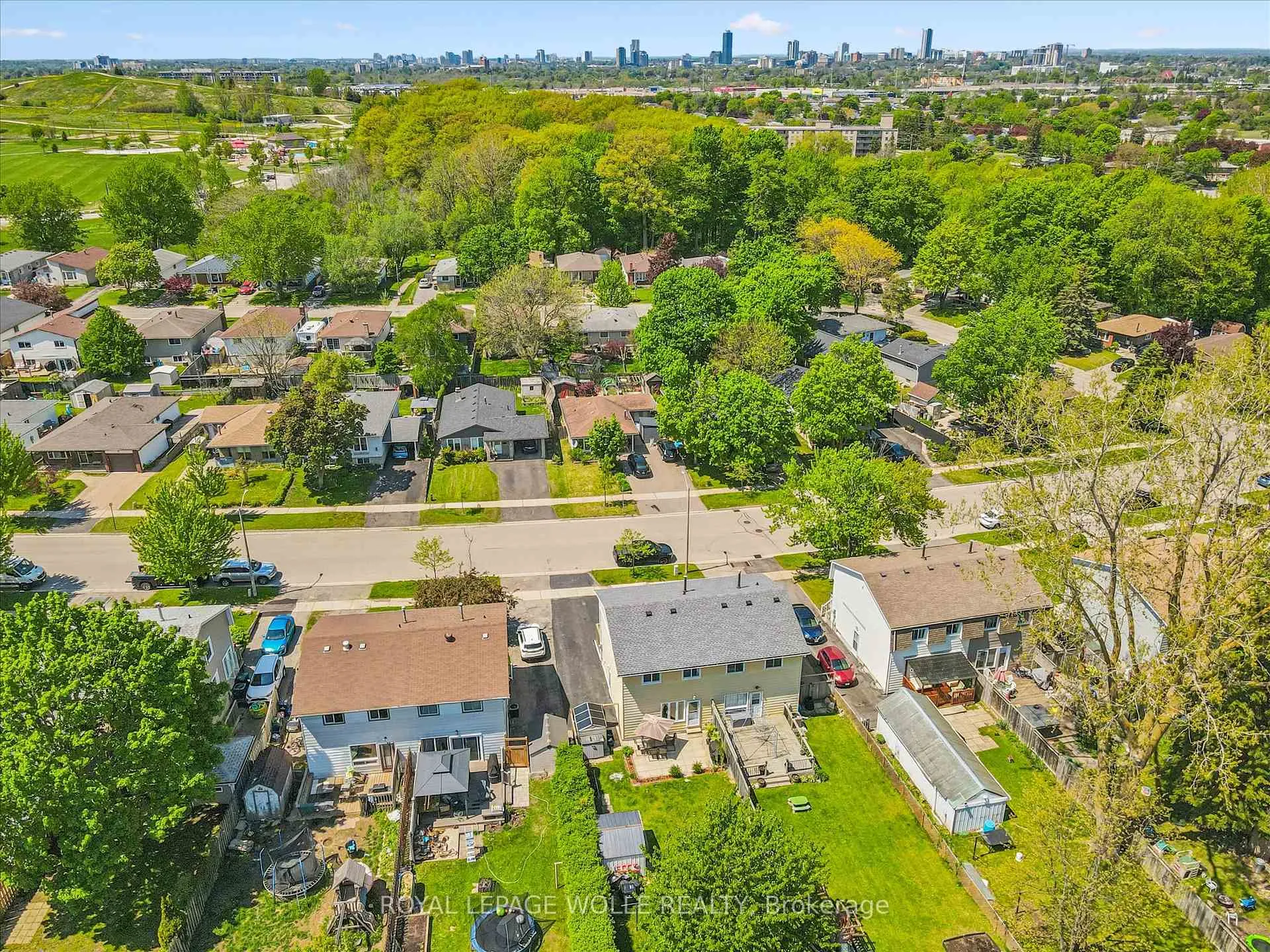 Photo 39 of 71 Blackhorne Drive, Kitchener — HOMEH