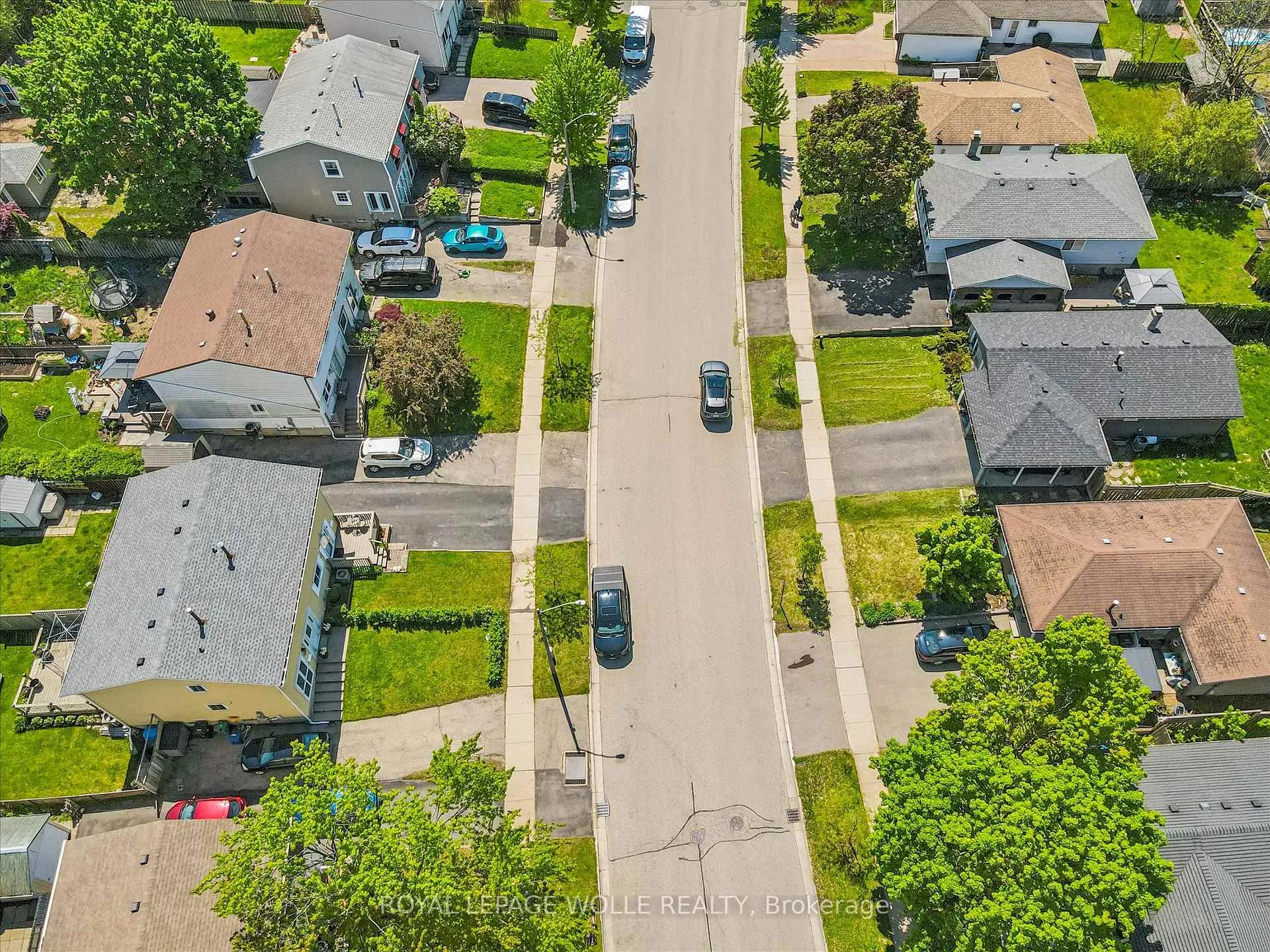 Photo 43 of 71 Blackhorne Drive, Kitchener — HOMEH