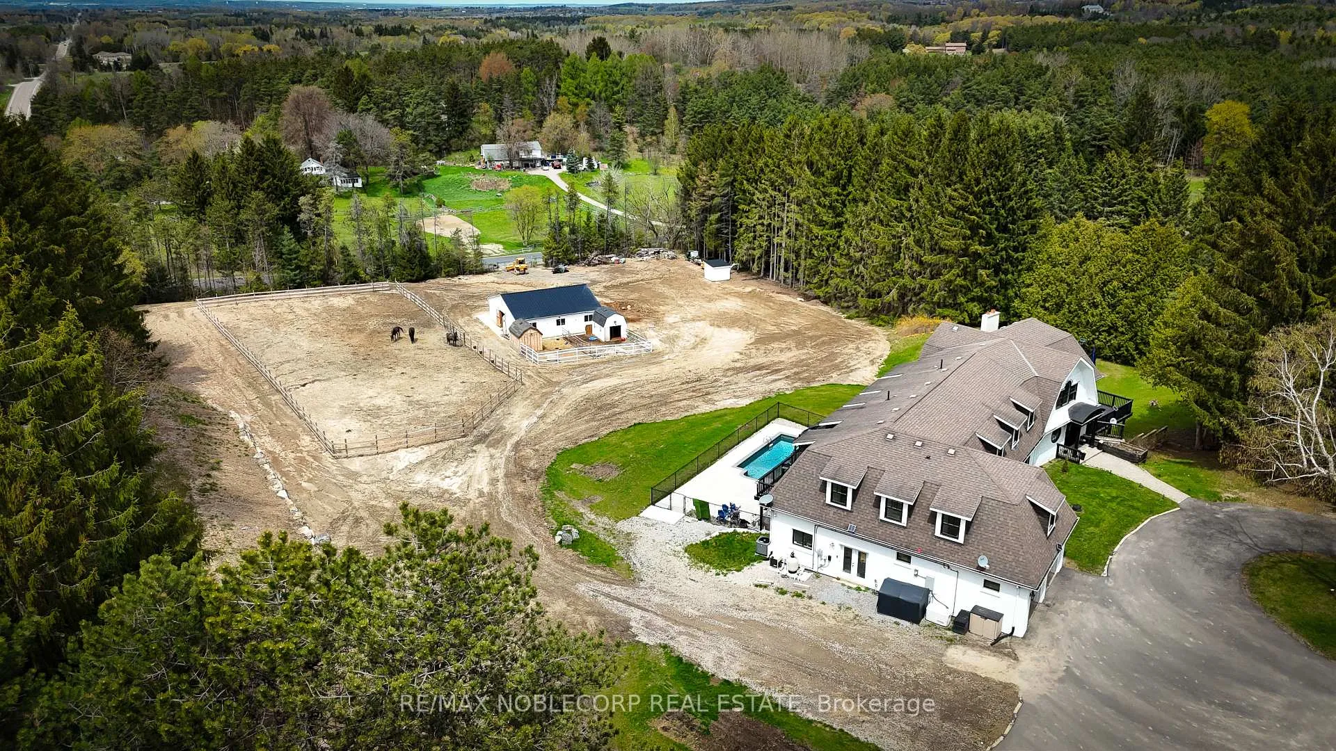 Photo 3 of 14955 Jane Street, King, Rural King — HOMEH