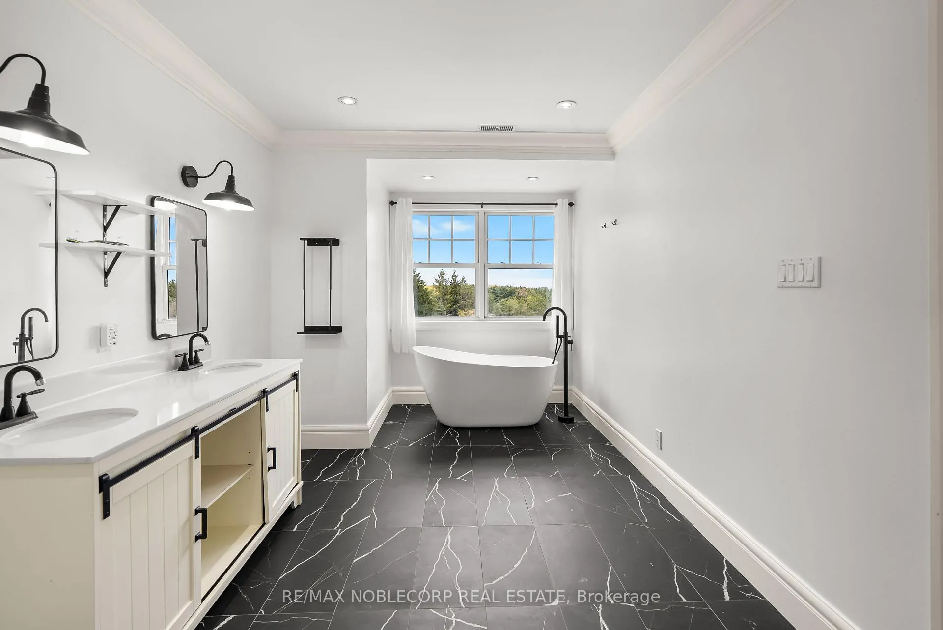 Photo 22 of 14955 Jane Street, King, Rural King — HOMEH