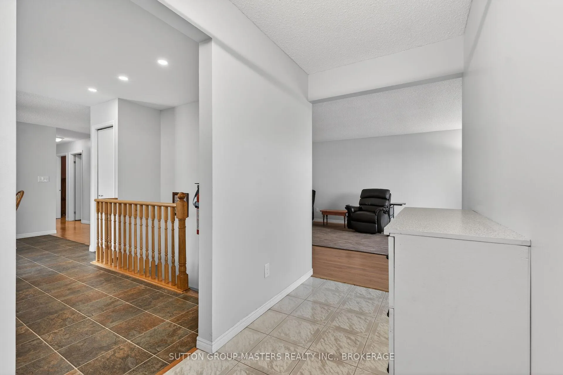 Photo 7 of 1080 Palmerston Crescent, Kingston, North of Taylor-Kidd Blvd — HOMEH