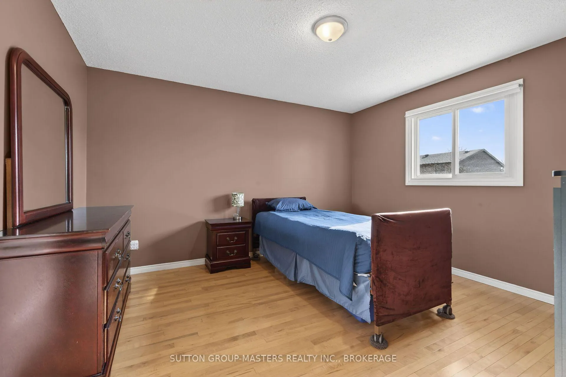 Photo 15 of 1080 Palmerston Crescent, Kingston, North of Taylor-Kidd Blvd — HOMEH