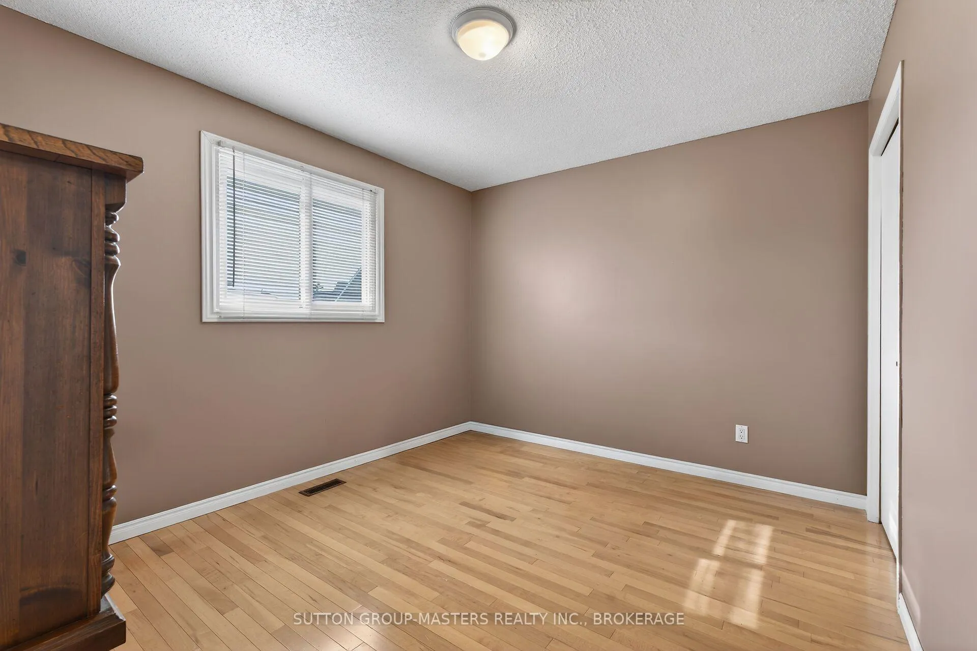Photo 19 of 1080 Palmerston Crescent, Kingston, North of Taylor-Kidd Blvd — HOMEH