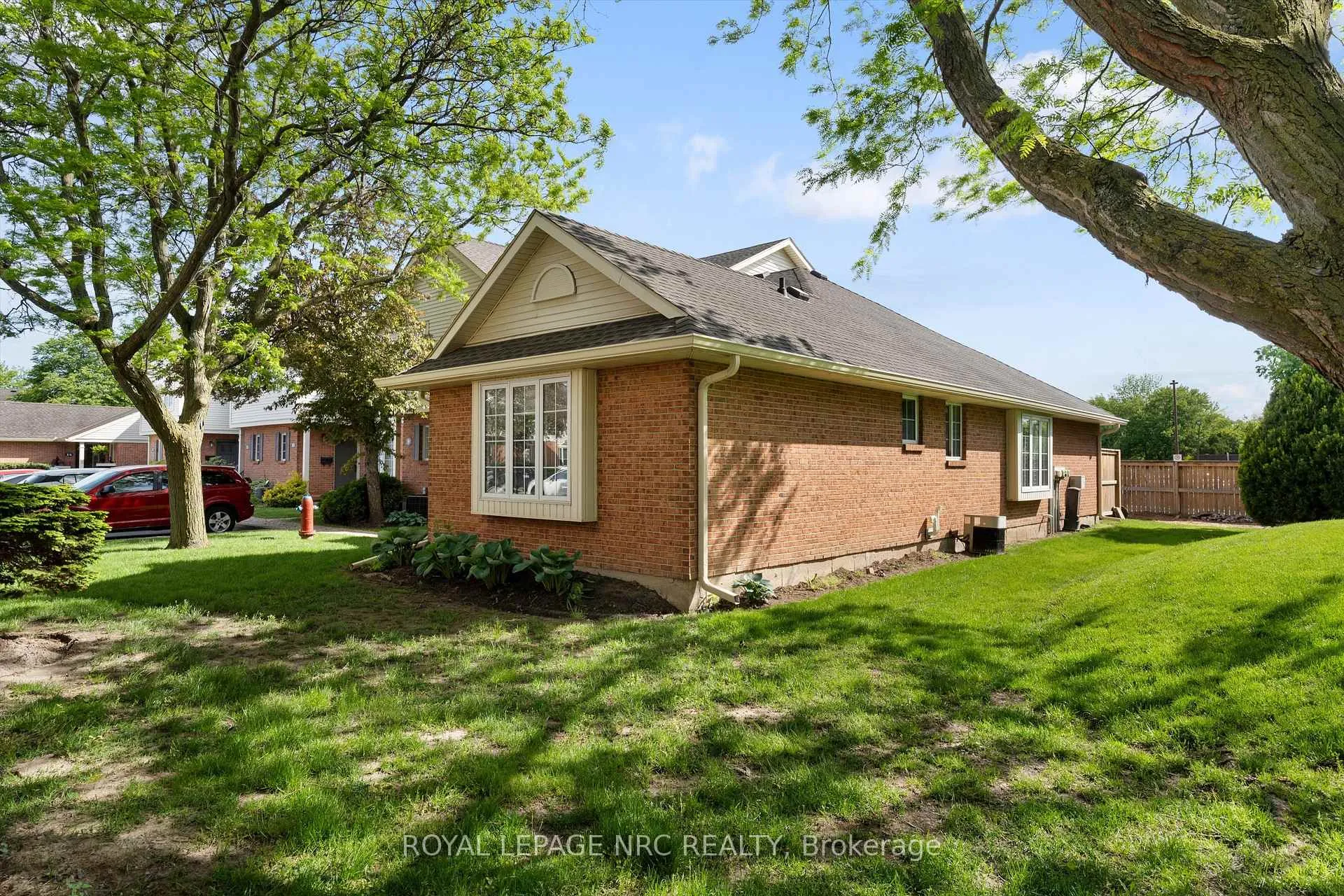 Photo 6 of Unit 7, 275 Pelham Road, St. Catharines, Rykert/Vansickle — HOMEH