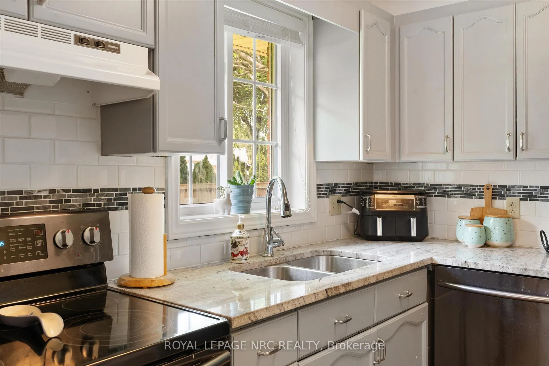Photo 14 of Unit 7, 275 Pelham Road, St. Catharines, Rykert/Vansickle — HOMEH