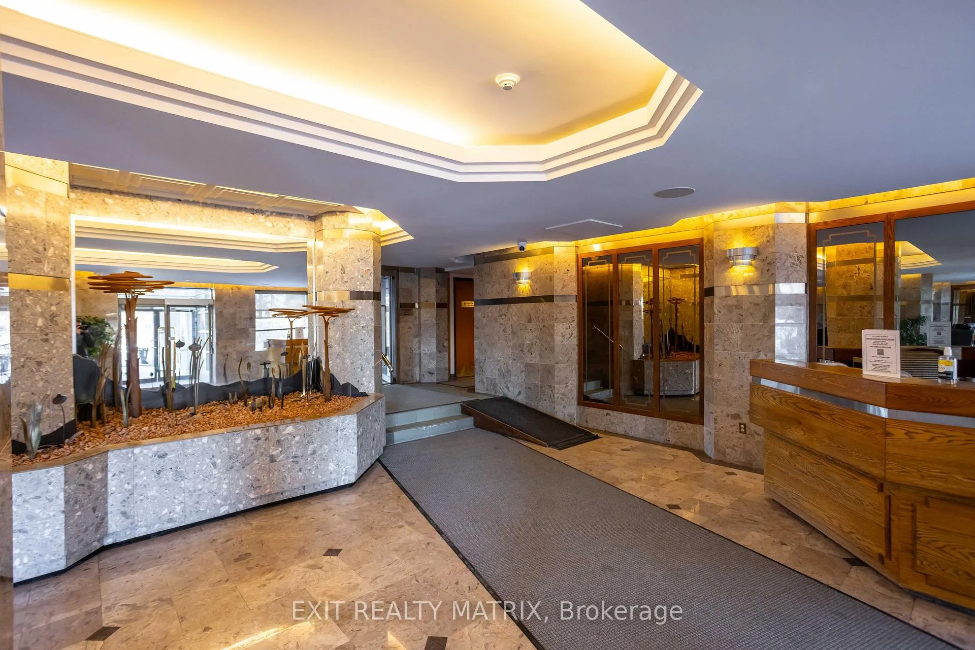 Photo 3 of Unit 1007, 2759 Carousel Crescent, Ottawa, Emerald Woods/Sawmill Creek — HOMEH