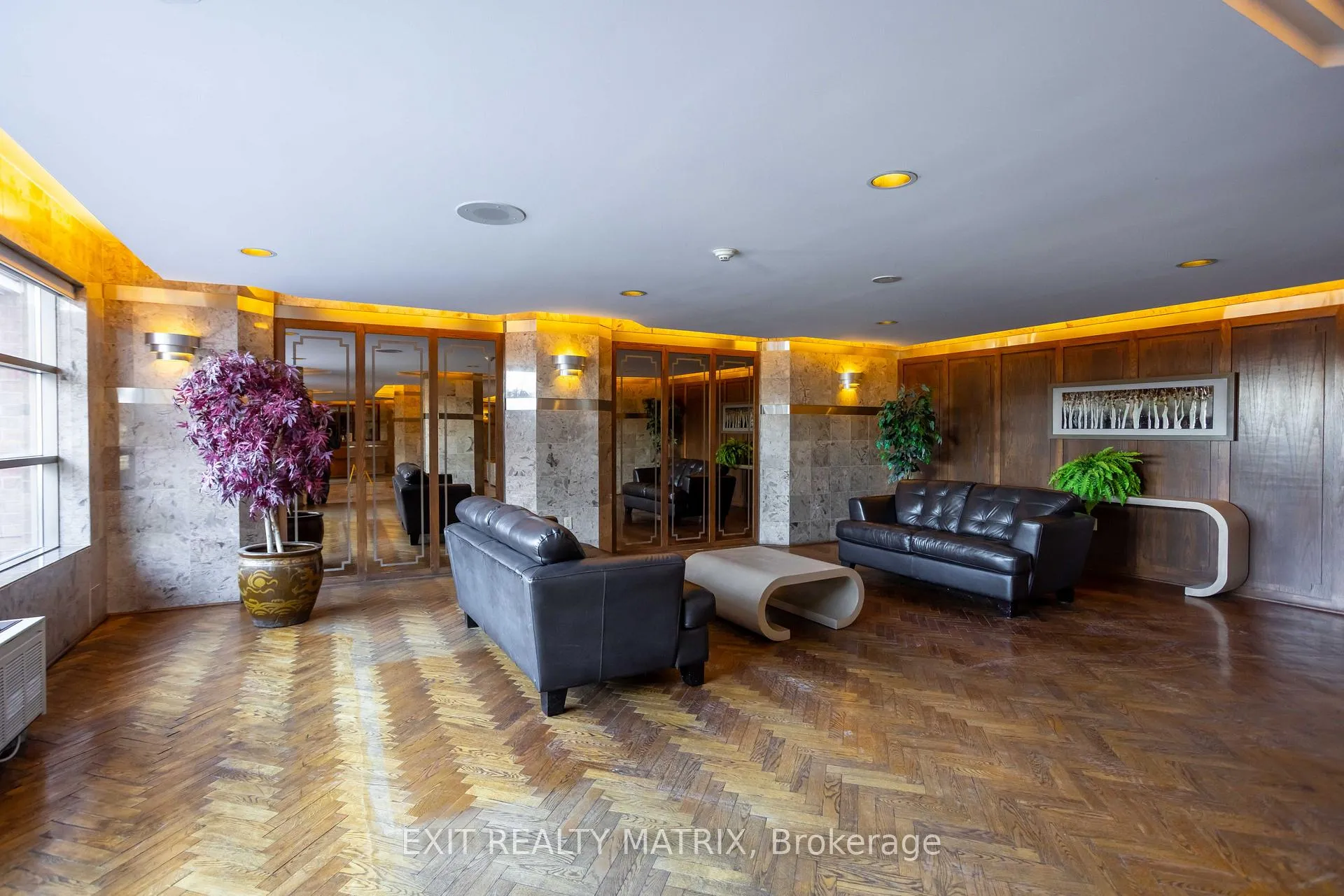 Photo 4 of Unit 1007, 2759 Carousel Crescent, Ottawa, Emerald Woods/Sawmill Creek — HOMEH