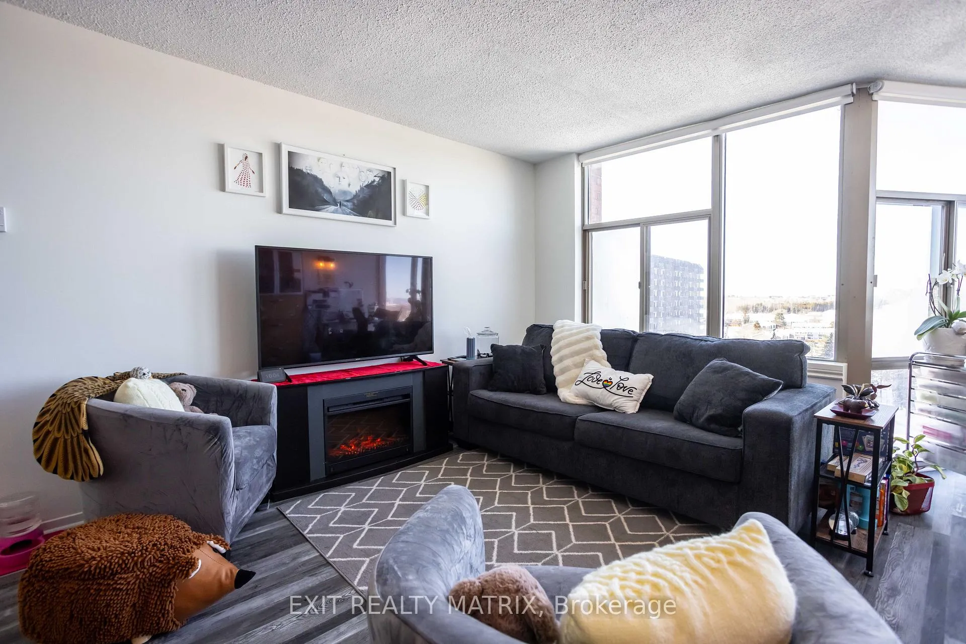 Photo 11 of Unit 1007, 2759 Carousel Crescent, Ottawa, Emerald Woods/Sawmill Creek — HOMEH