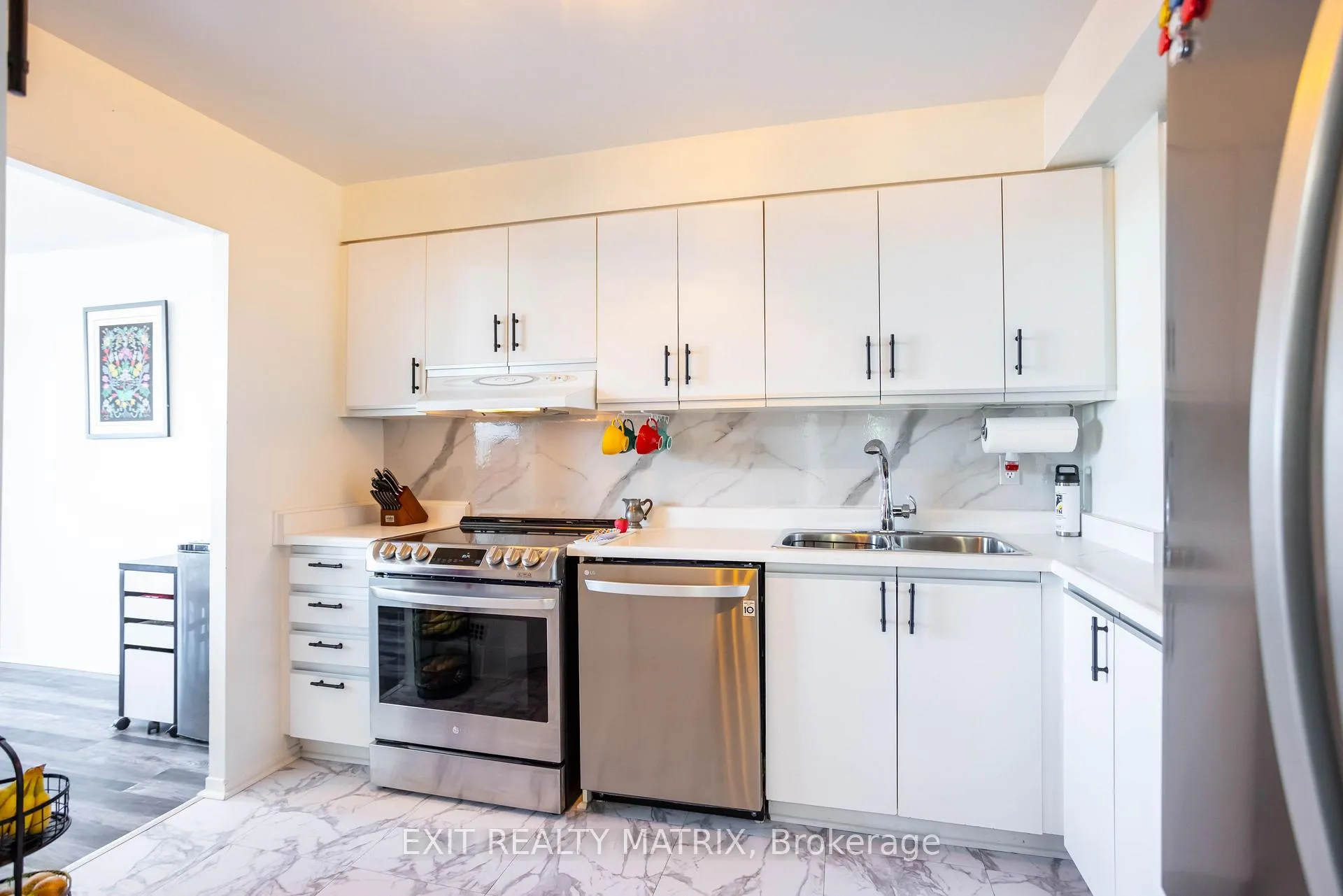 Photo 20 of Unit 1007, 2759 Carousel Crescent, Ottawa, Emerald Woods/Sawmill Creek — HOMEH